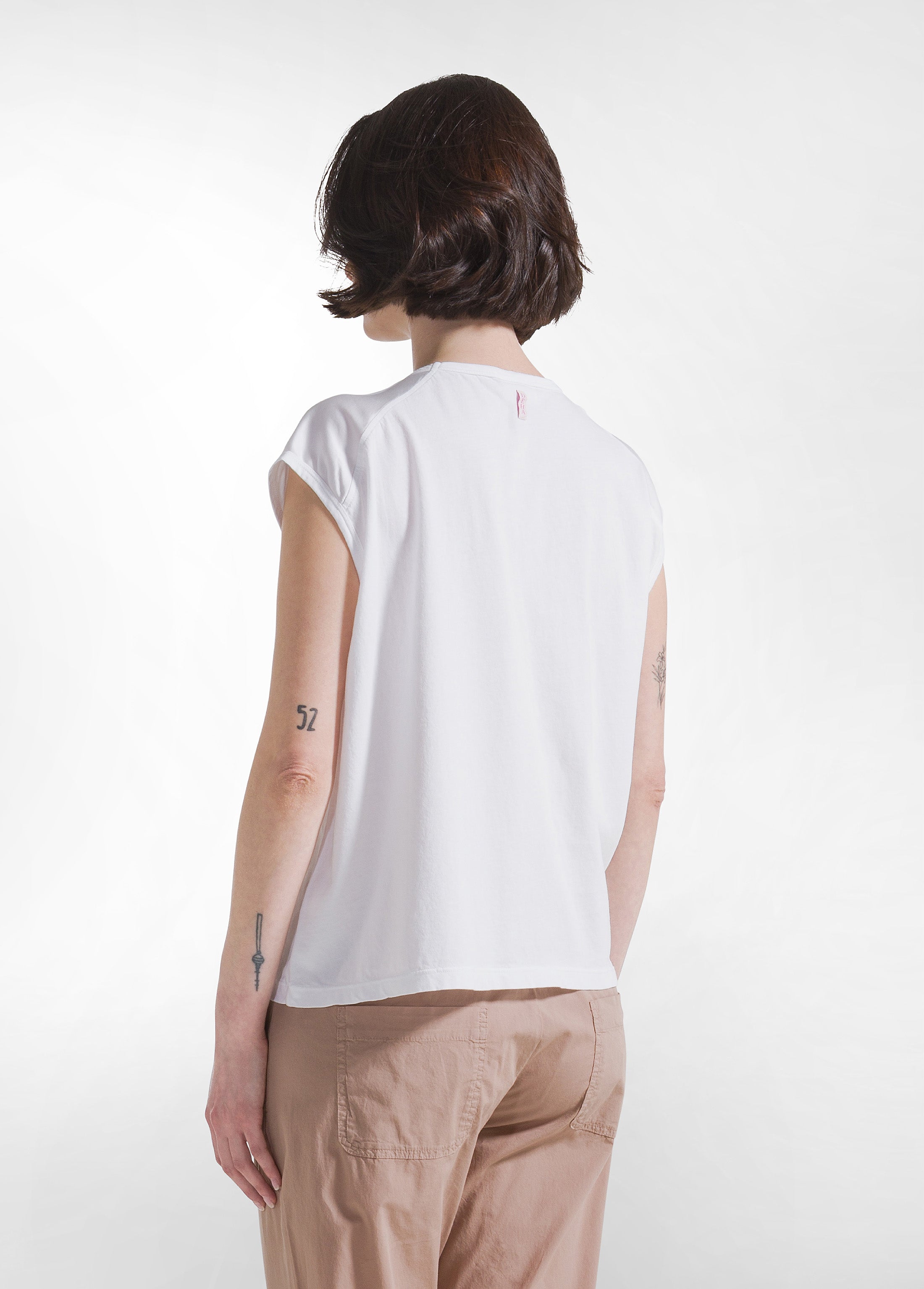 deha-top-con-maniche-in-satin-e-corpo-in-jersey-bianco-d42440 image 2