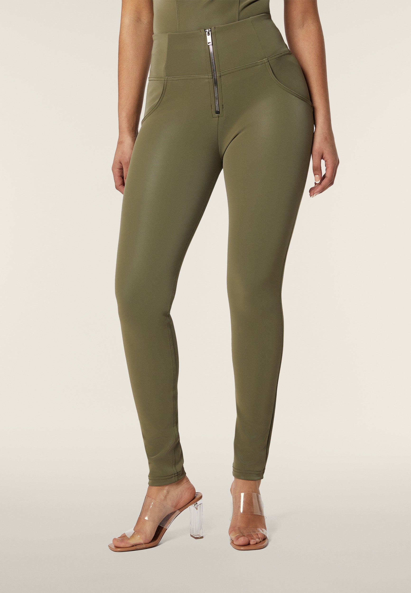 freddy-pantaloni-wr-up-vita-alta-in-similpelle-effetto-lucido image 1