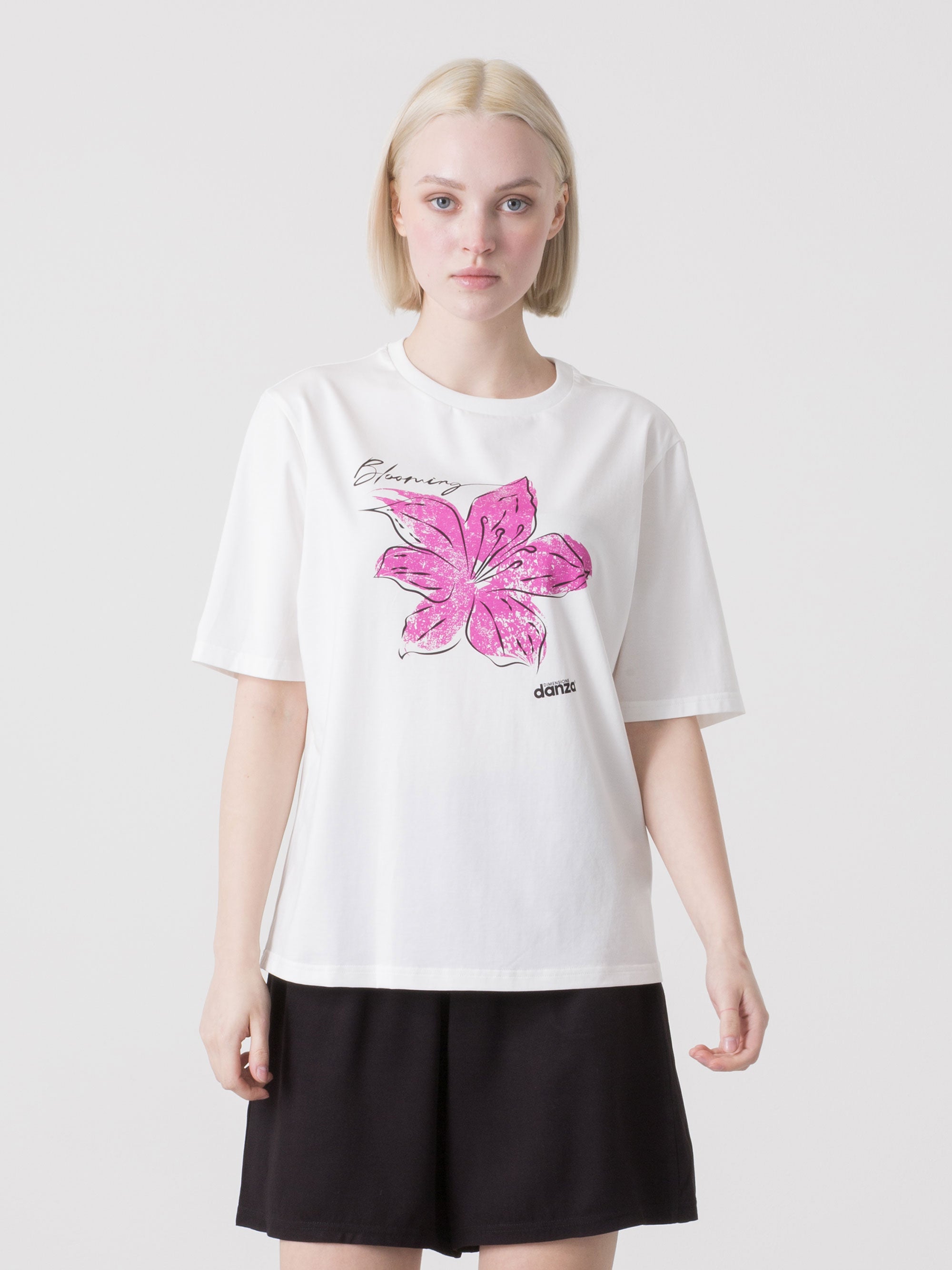 dimensione-danza-t-shirt-donna-in-modal-stretch-con-stampa-floreale-frontale image 6