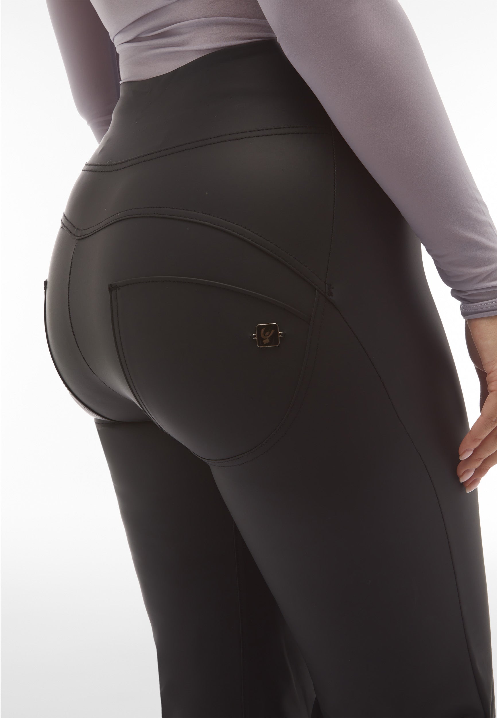 freddy-pantaloni-push-up-wr-up-super-flare-vita-alta-in-similpelle image 5