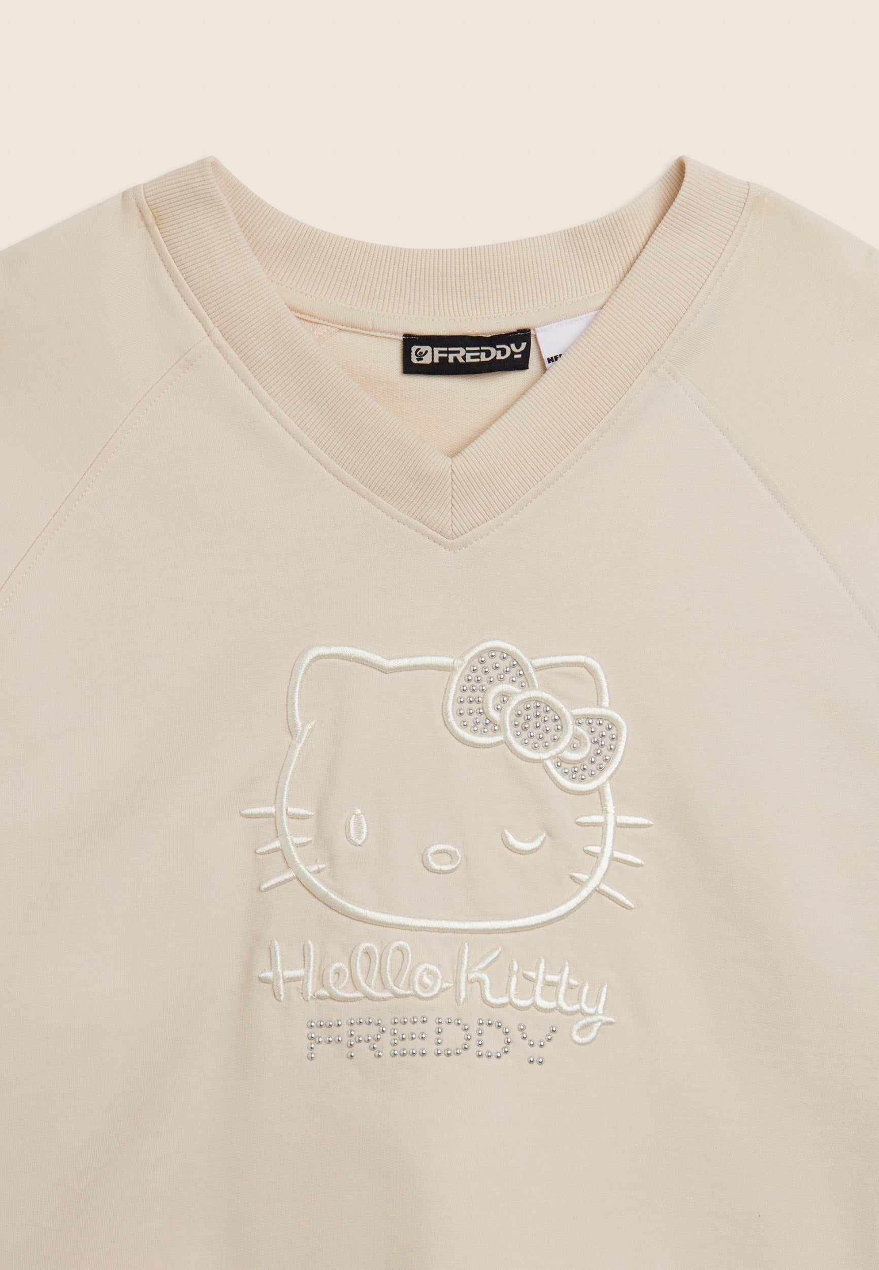 freddy-felpa-cropped-scollo-v-ricamo-hello-kitty-french-terry-cotone image 7