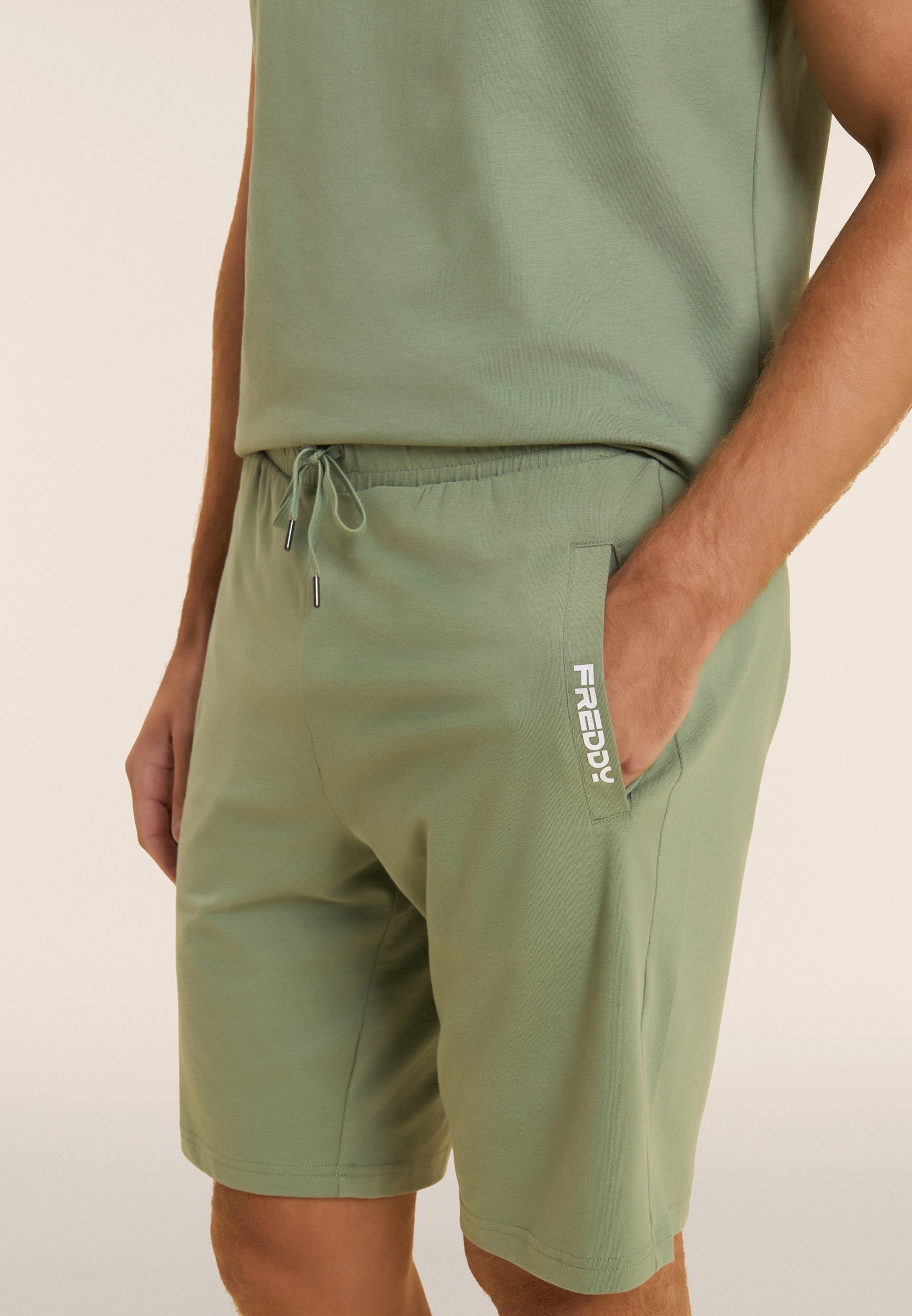 freddy-pantaloni-corti-in-jersey-stretch-con-taschino image 4