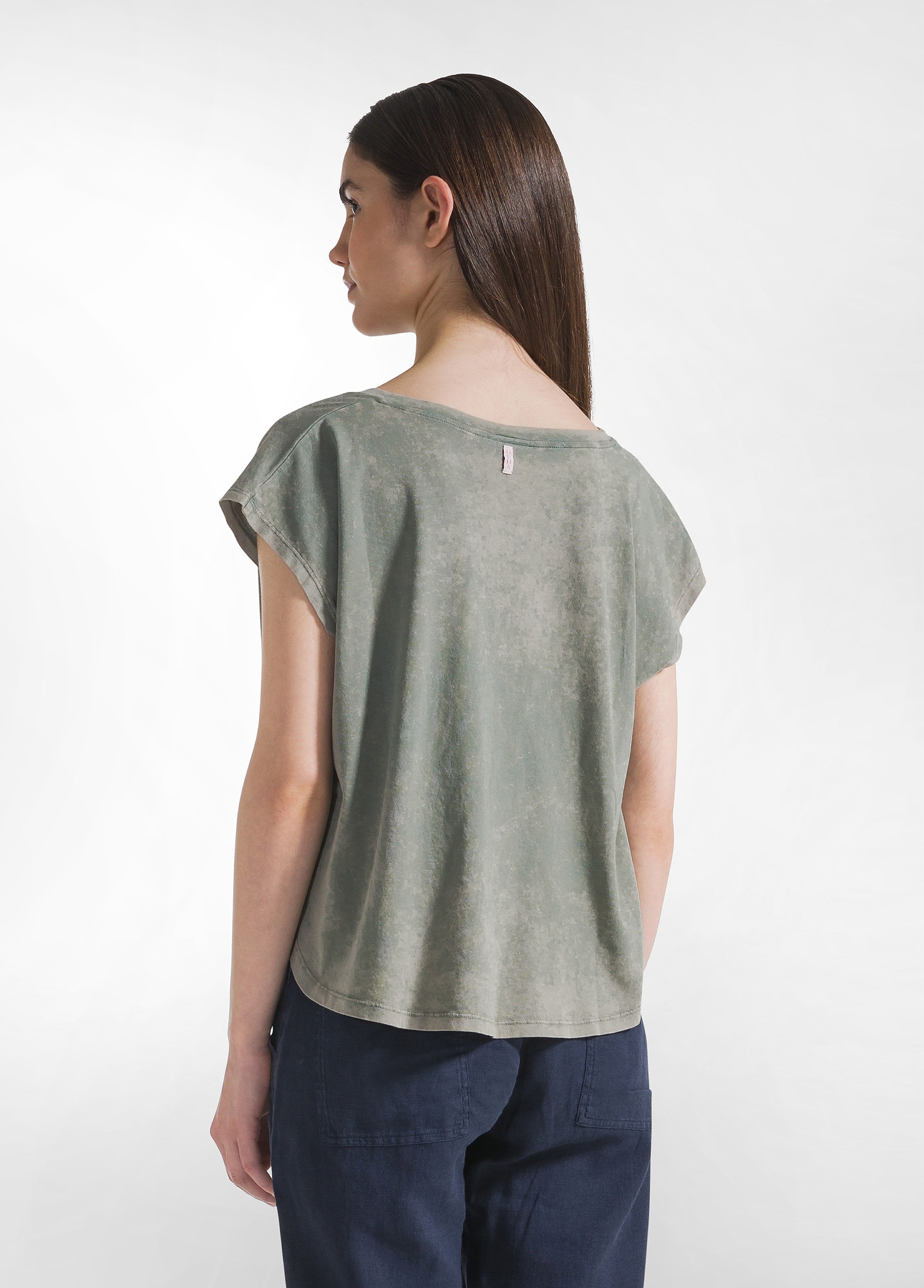 deha-t-shirt-scollo-a-v-marmorizzata-grafica-verde image 2