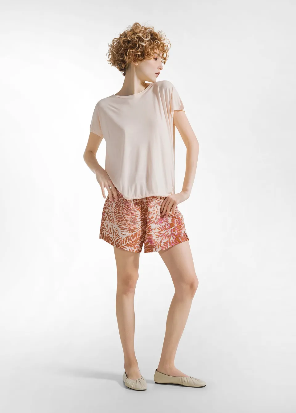 deha-pantaloncini-in-cotone-increpato-stampati-marrone image 1