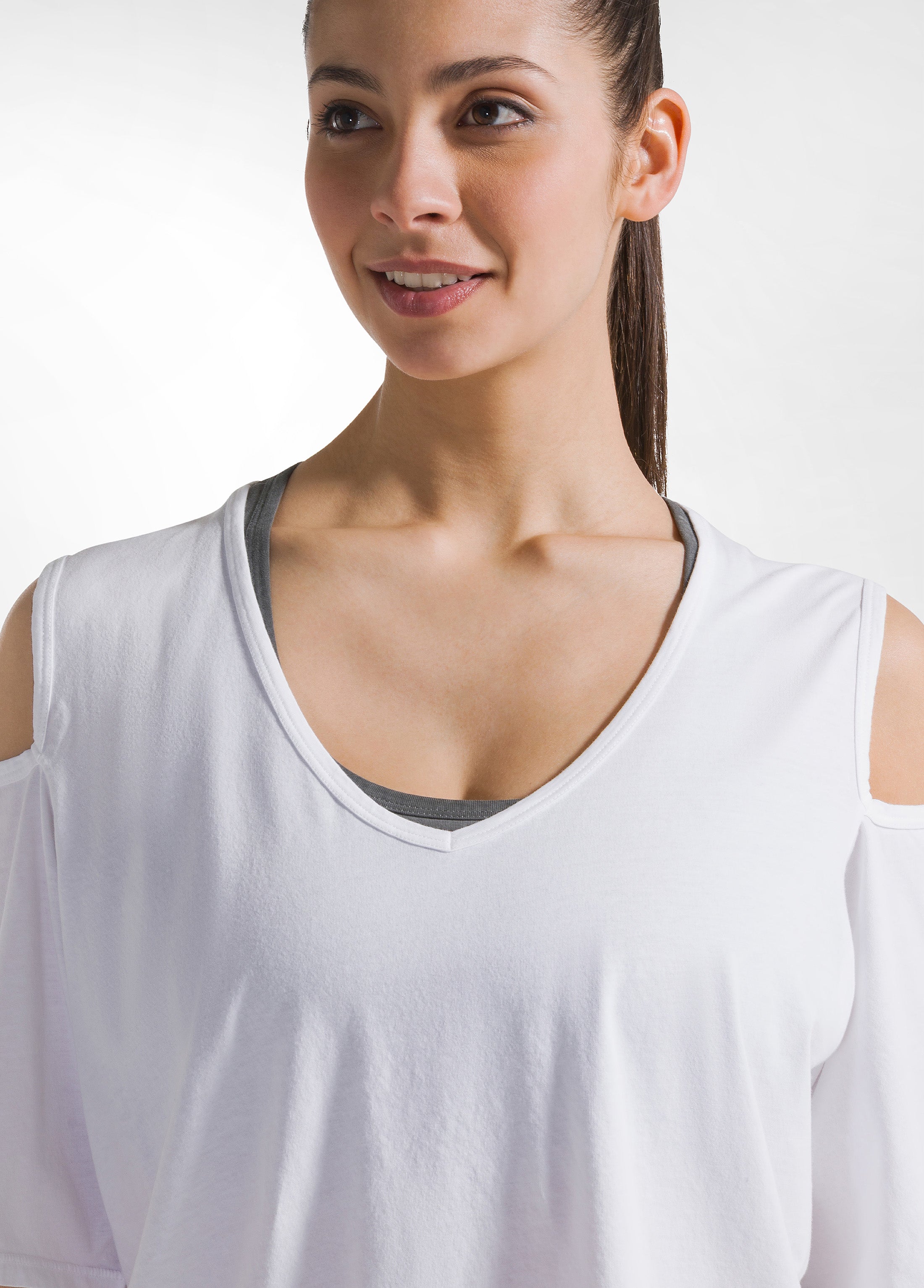 deha-t-shirt-d42172-jersey-con-dettagli-in-rete-bianca-cut-out-sport-leisure-don image 3