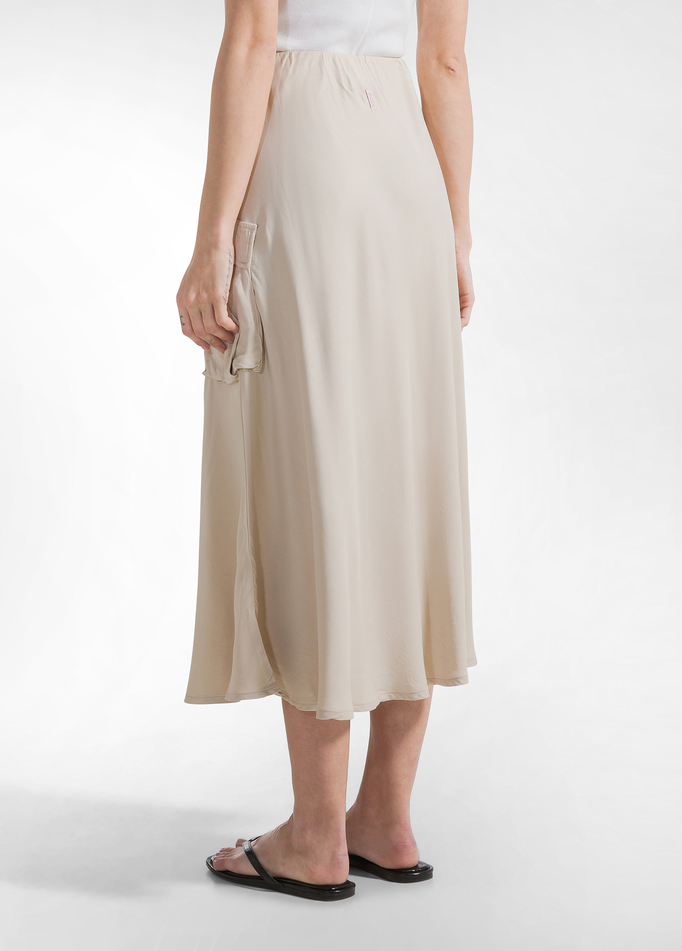 deha-gonna-lunga-in-raso-beige image 3