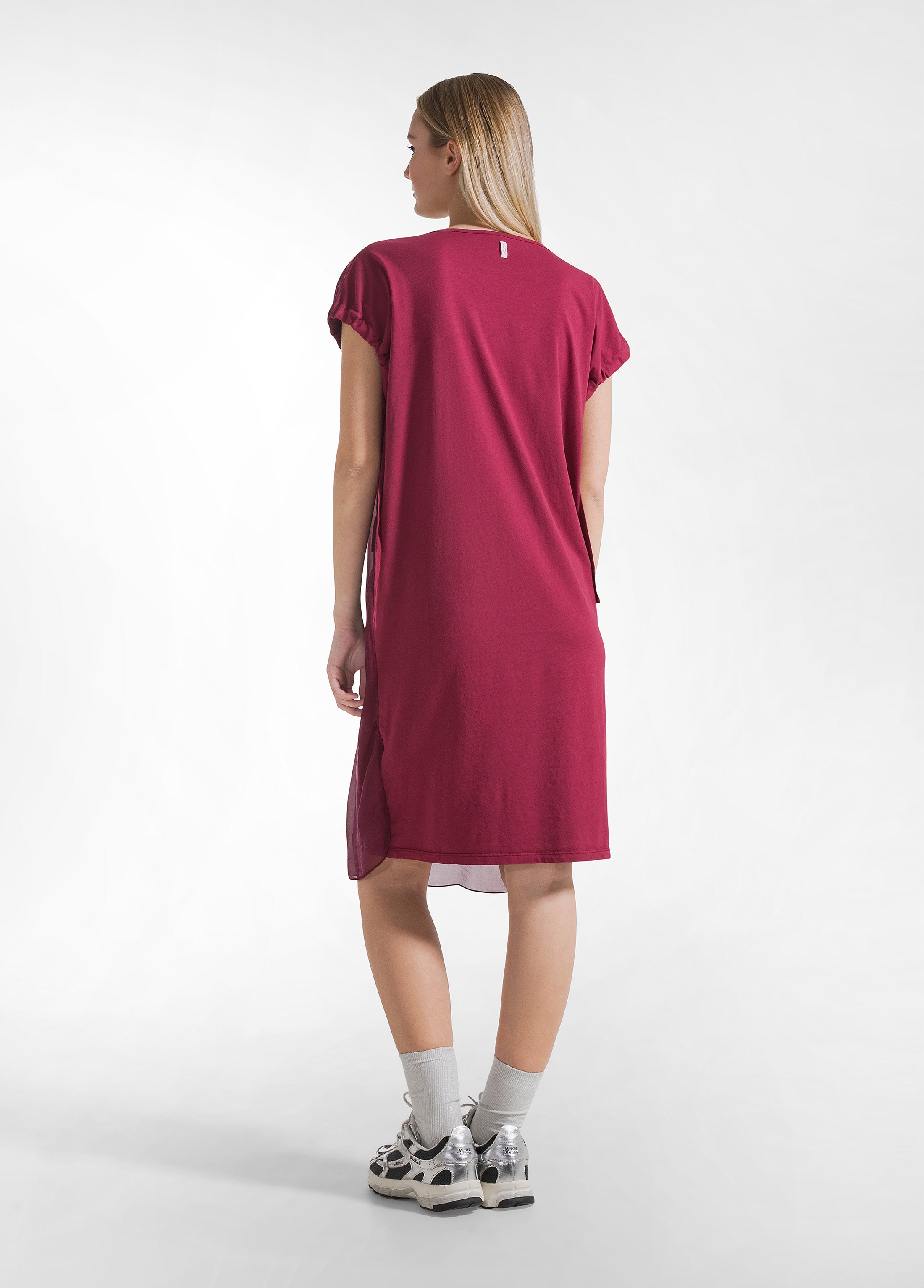 deha-abito-in-cotone-con-maniche-drappegiate-in-seta-rosso image 3