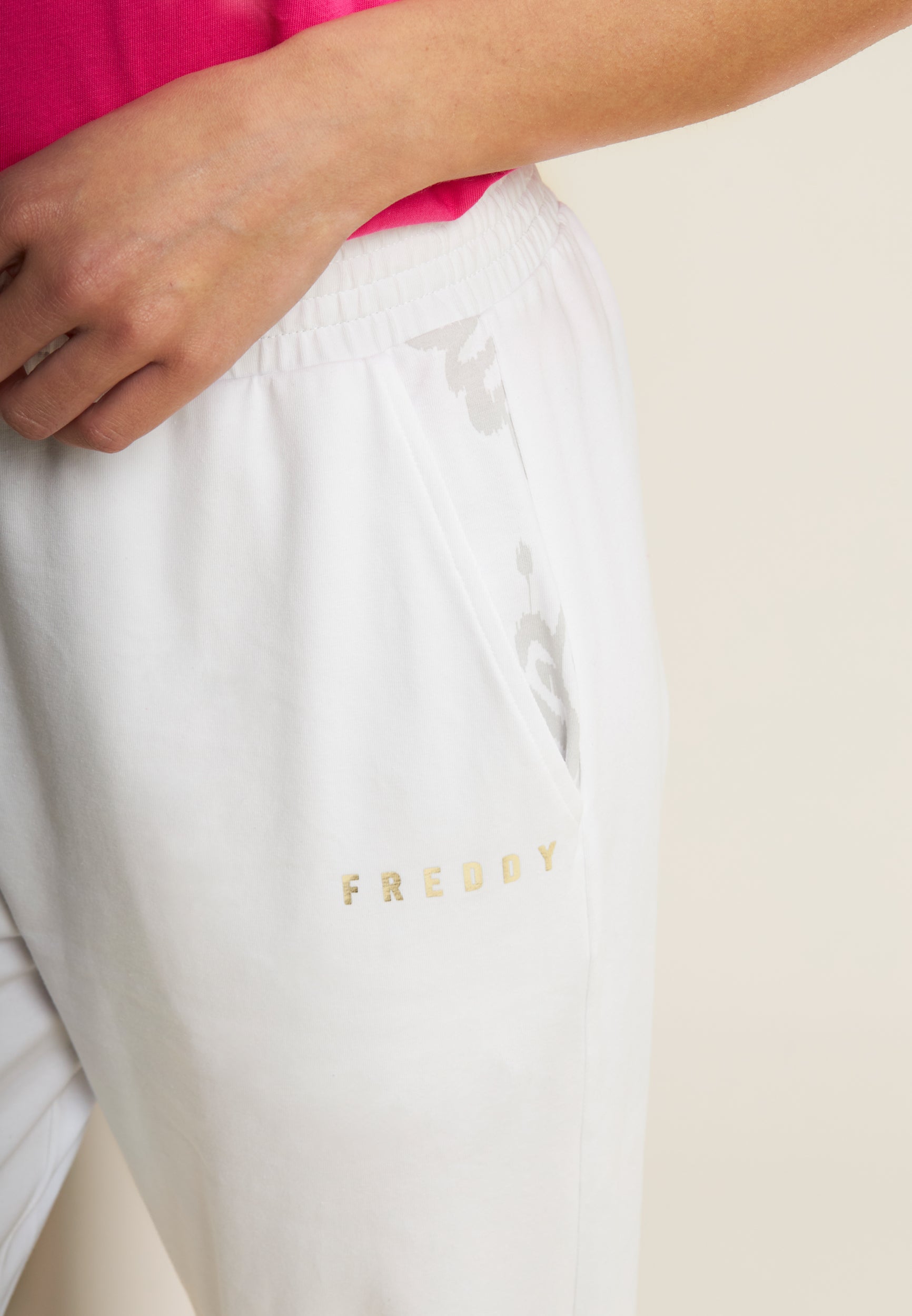 freddy-pantaloni-sportivi-regular-fit-con-elastico-e-dettagli-oro image 4