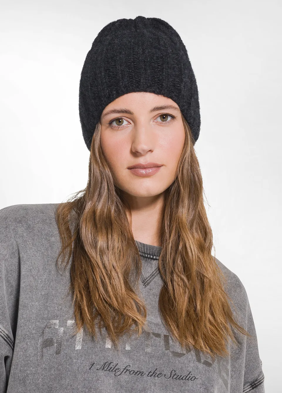deha-berretto-in-misto-alpaca-grigio image 1