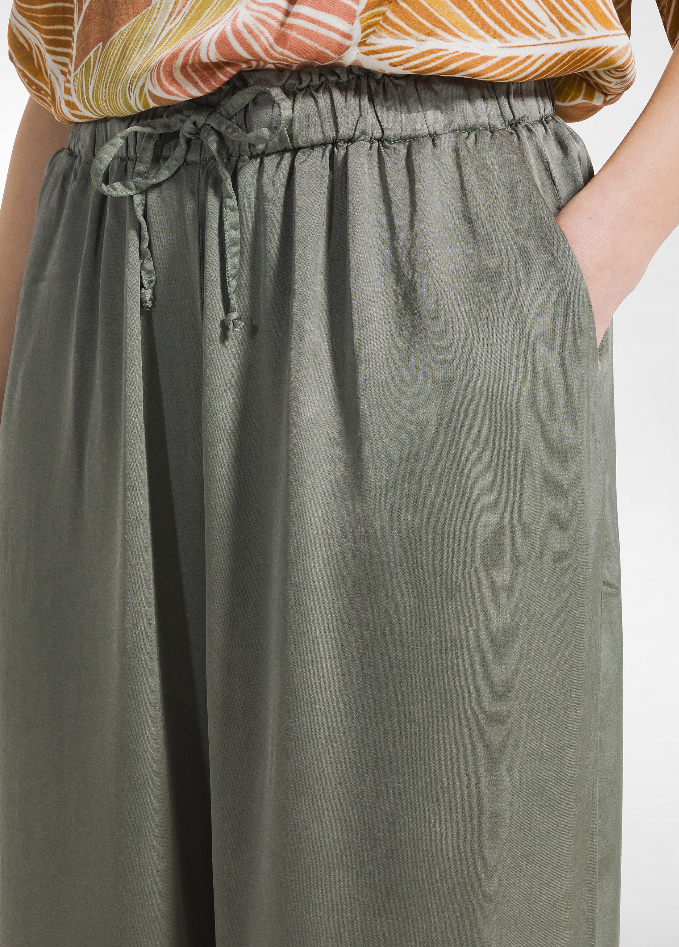 deha-pantalone-palazzo-in-raso-di-viscosa-verde image 4