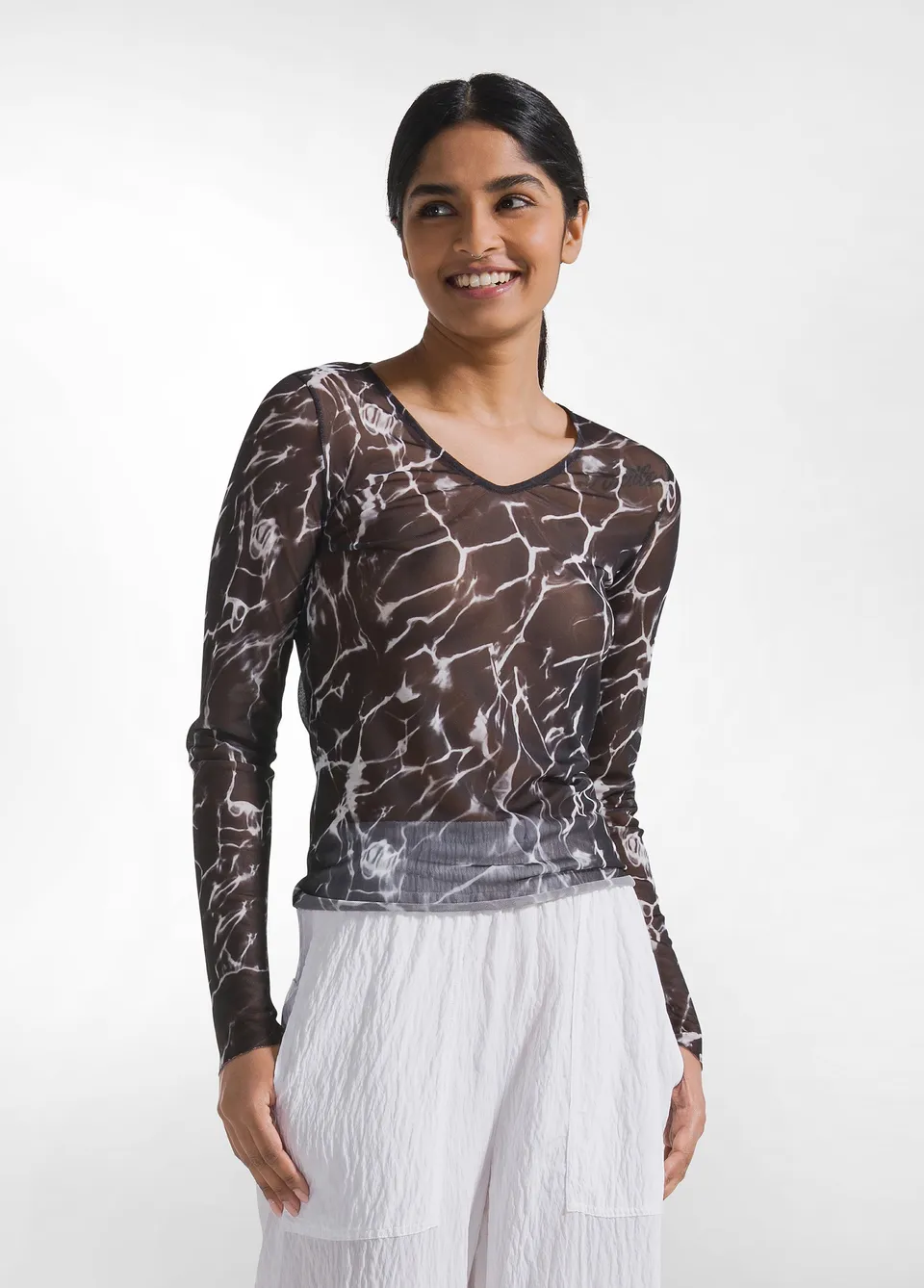 deha-t-shirt-in-tulle-con-stampa-allover-nero image 1