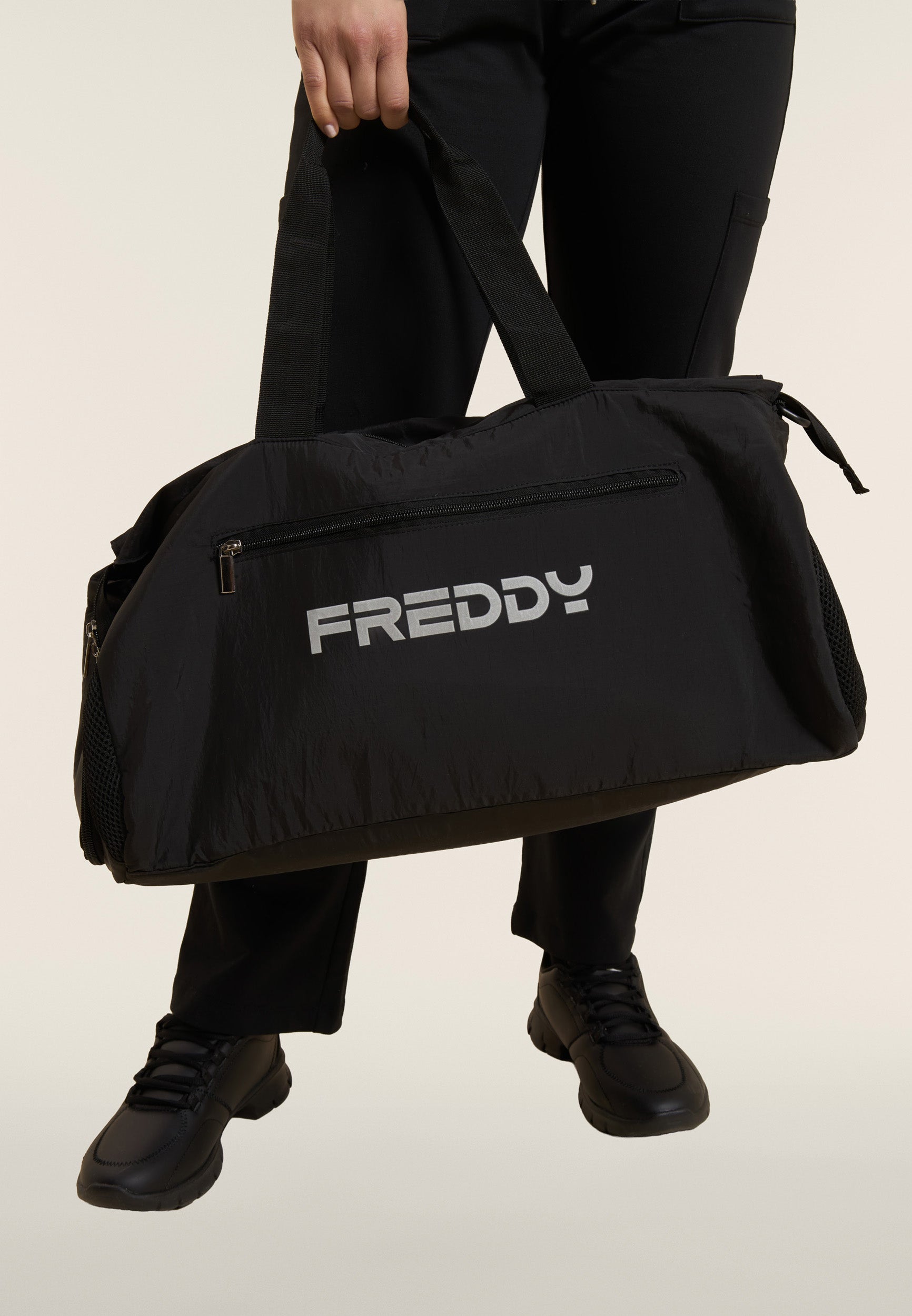 freddy-borsa-palestra-in-nylon-con-tasche-esterne-e-logo image 2