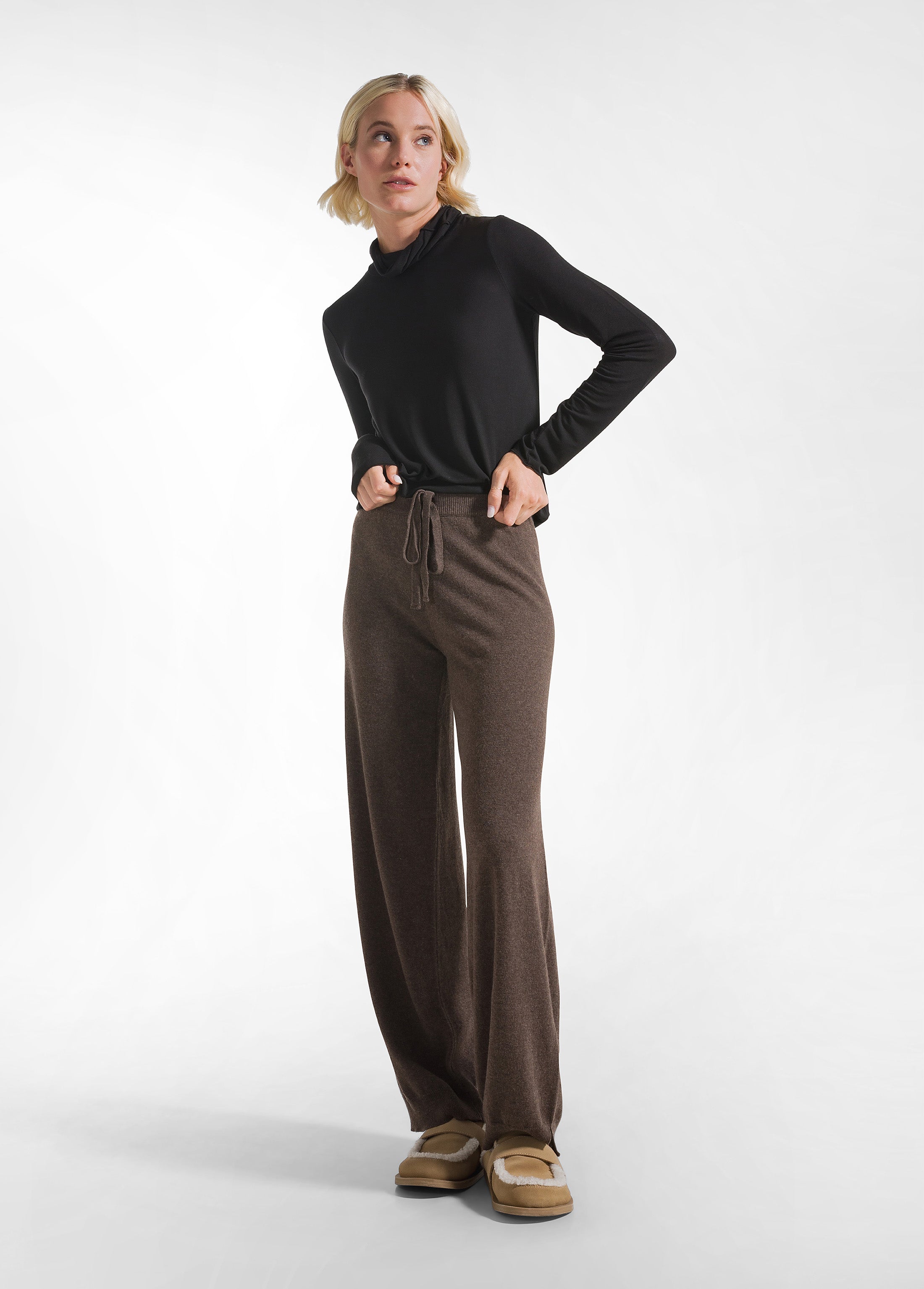 deha-a00761-t-shirt-a-collo-alto-manica-lunga-in-misto-cashmere-nero image 4