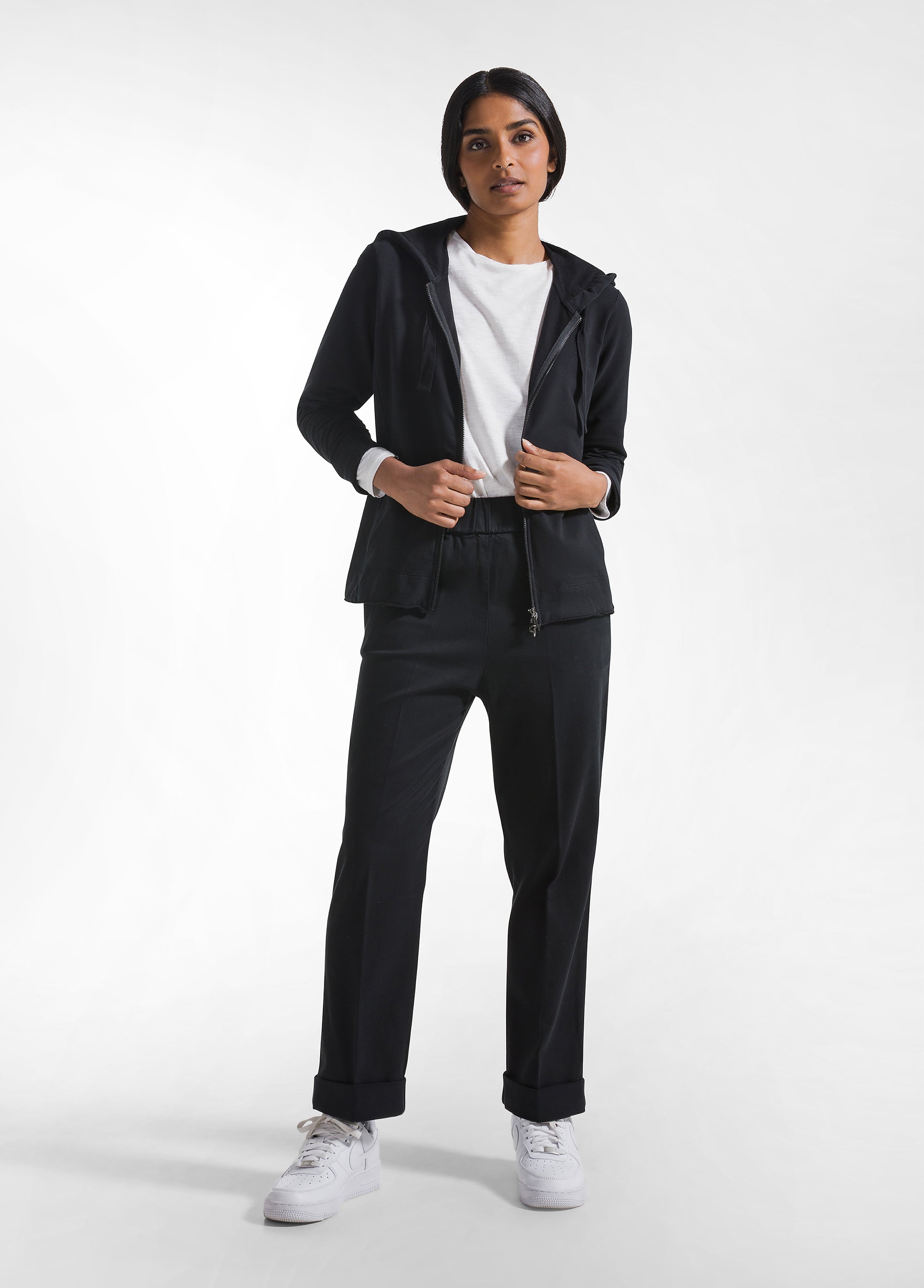 deha-pantalone-dritto-con-risvolto-nero-d32528 image 1