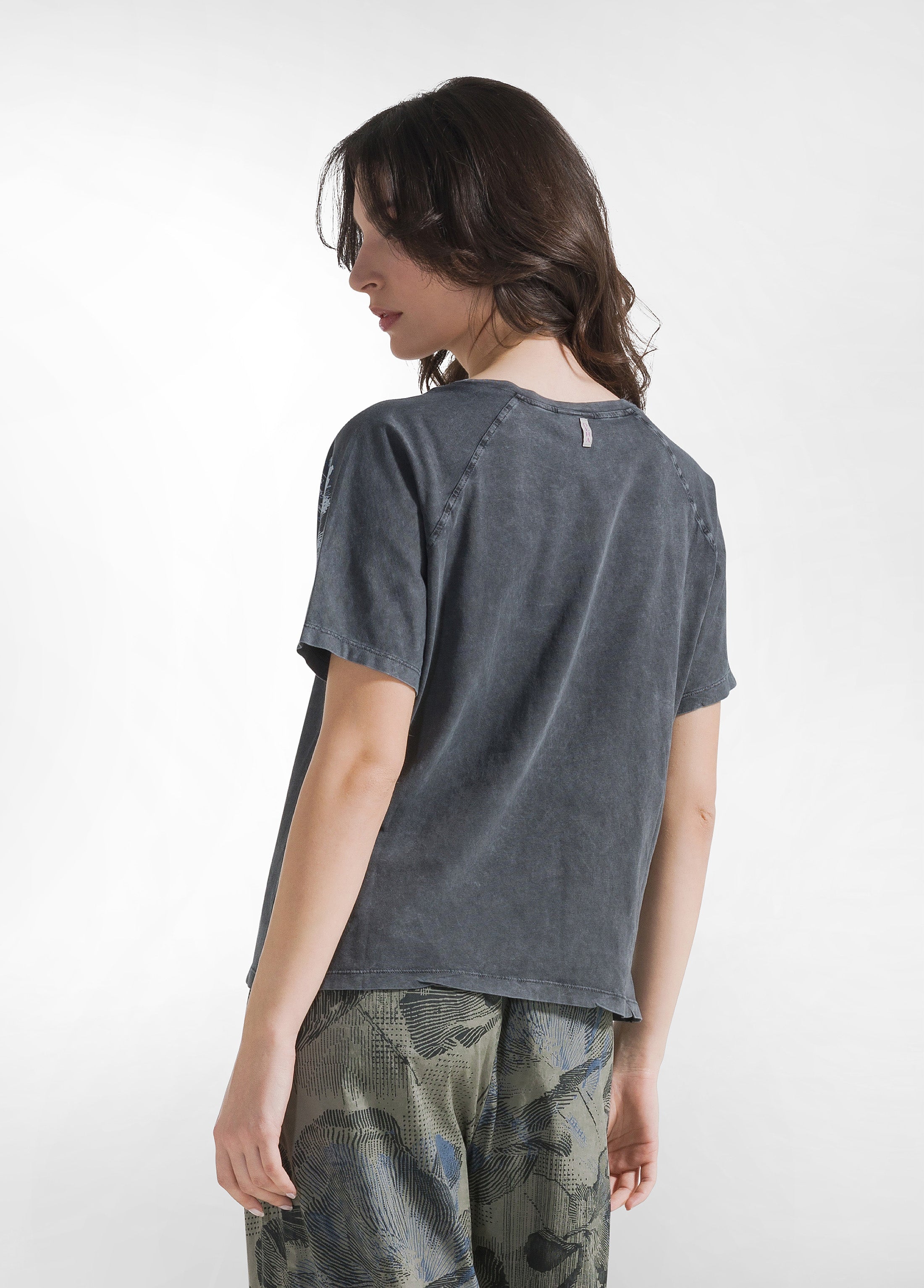 deha-t-shirt-marmorizzata-con-grafica-nero-donna image 2