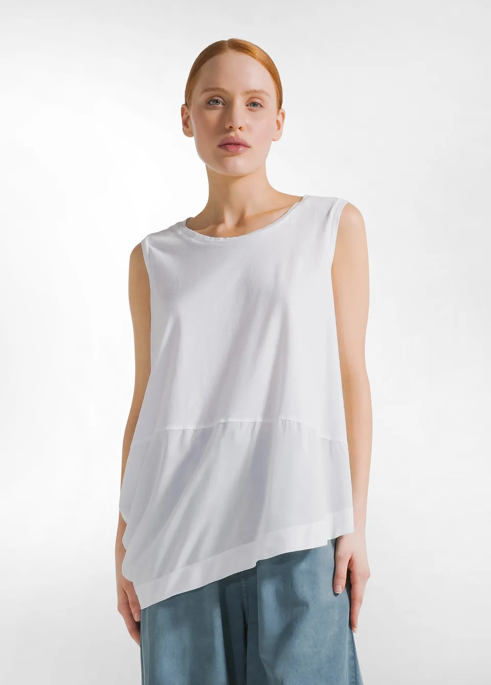 deha-top-asimmetrico-con-inserti-in-mussola-bianco image 1