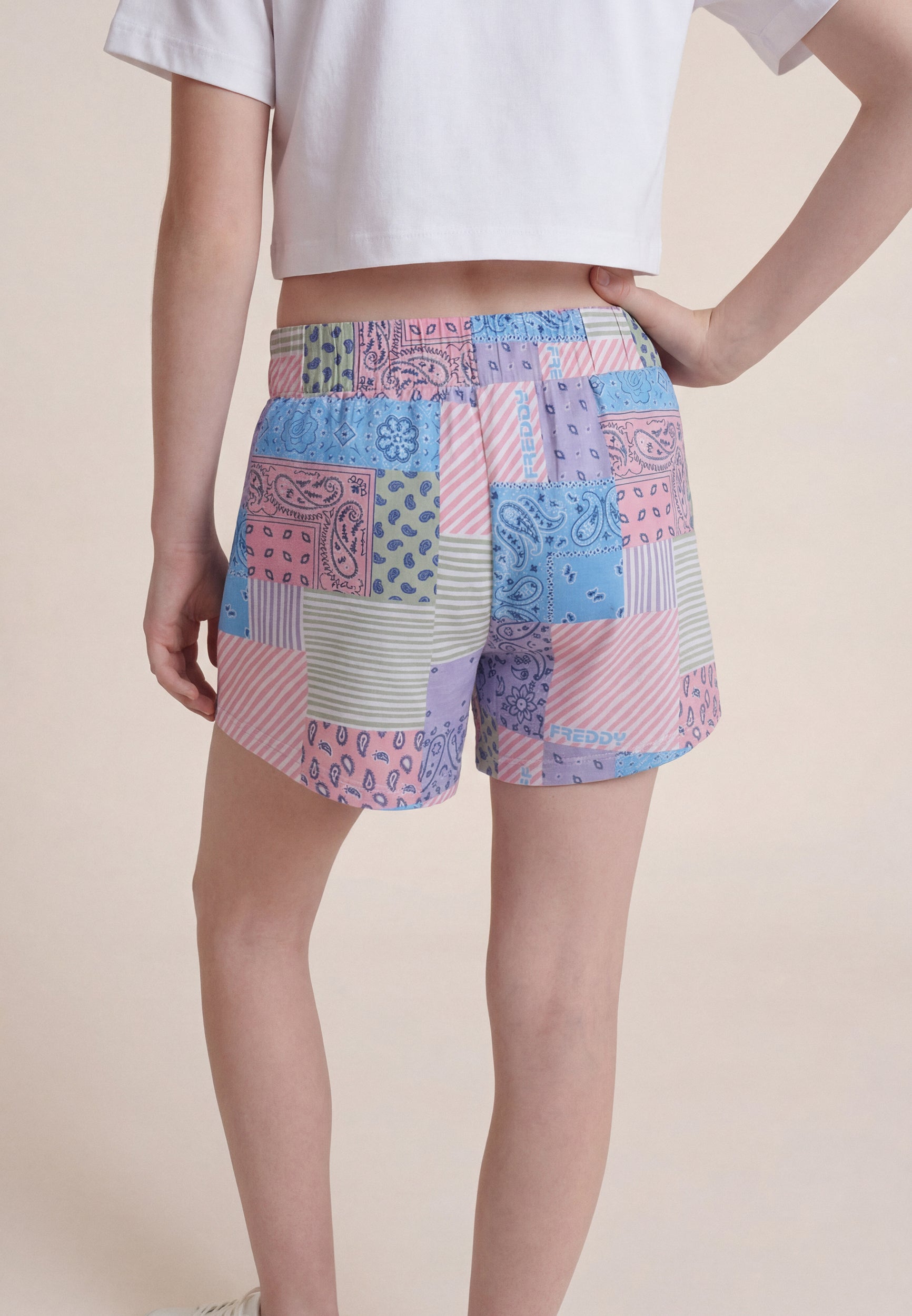 freddy-pantaloni-corti-bambina-e-ragazza-in-jersey-fantasia-mezza-coscia image 3