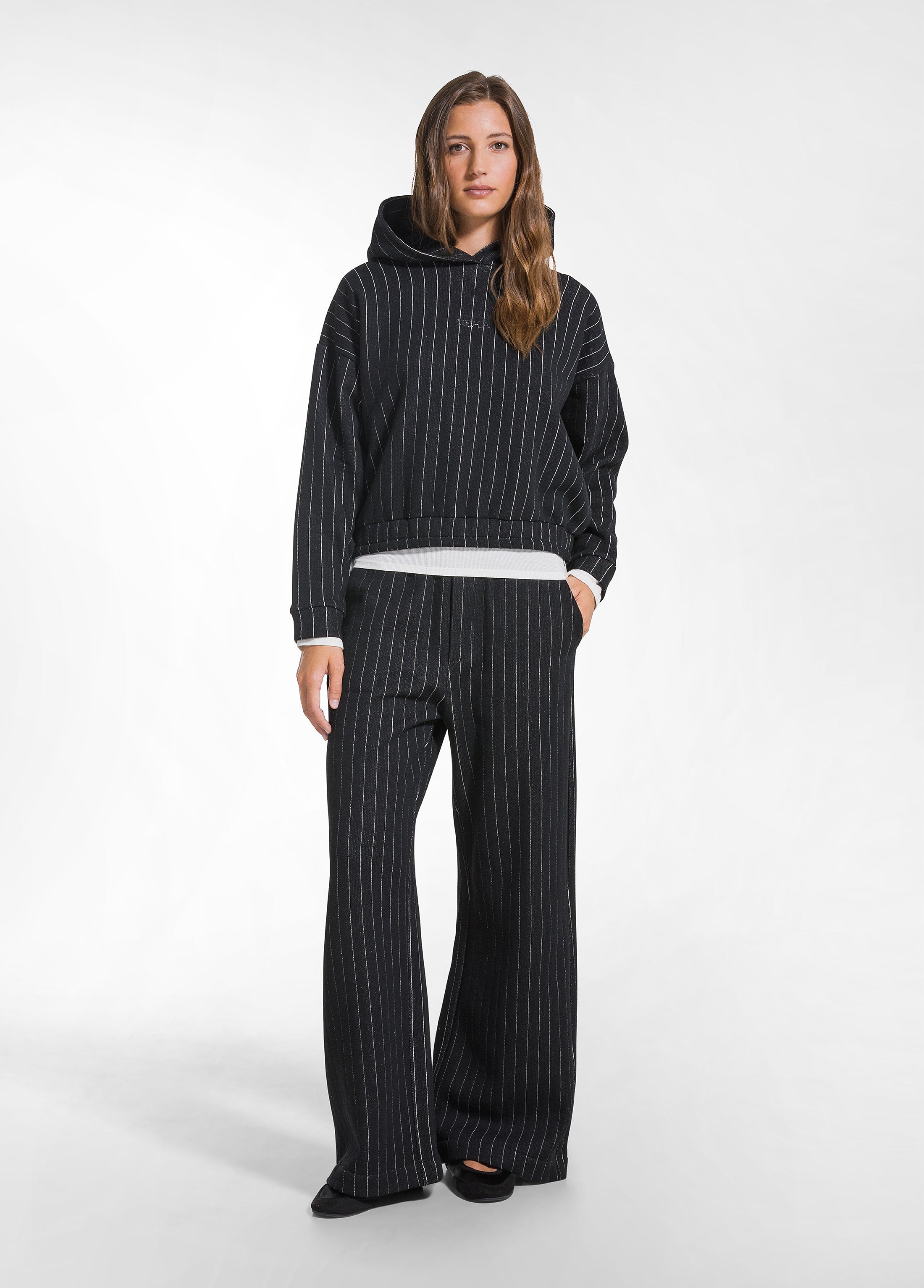 deha-d52540-felpa-con-cappuccio-nero-a-righe-gessate-jacquard-lurex image 4