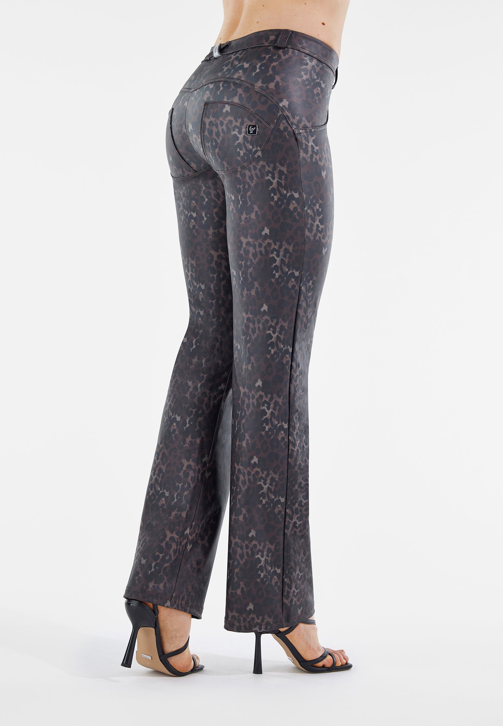 freddy-wr-up-pantaloni-push-up-wide-leg-similpelle-animalier-donna image 1