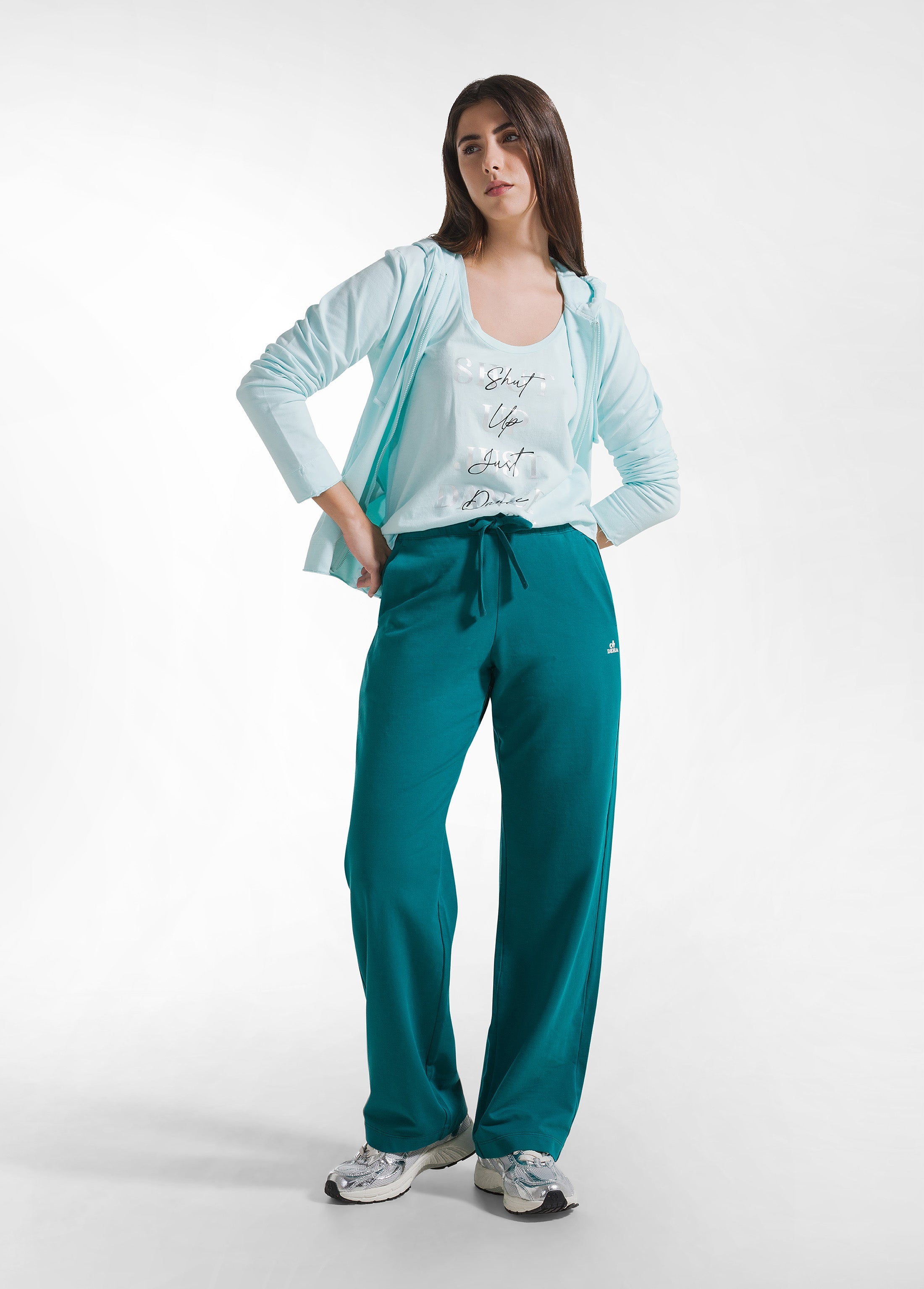deha-top-d42402-con-stampa-grafica-in-jersey-organico-blu image 4