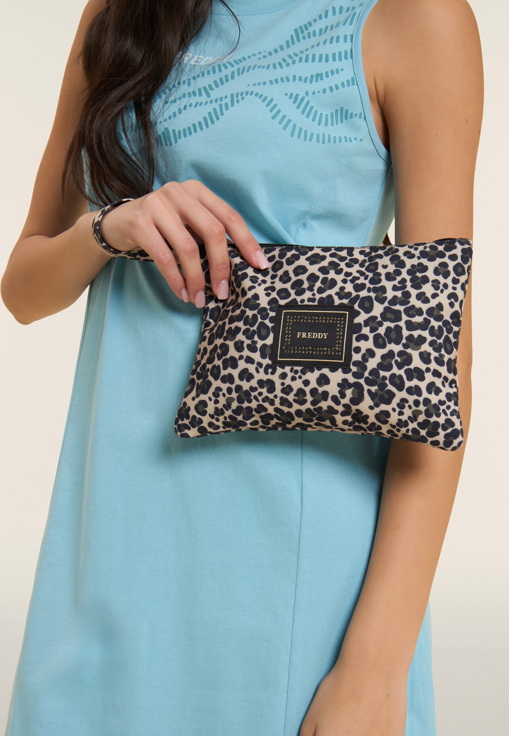 freddy-bustina-animalier-in-canvas-con-zip-e-logo-strass image 2