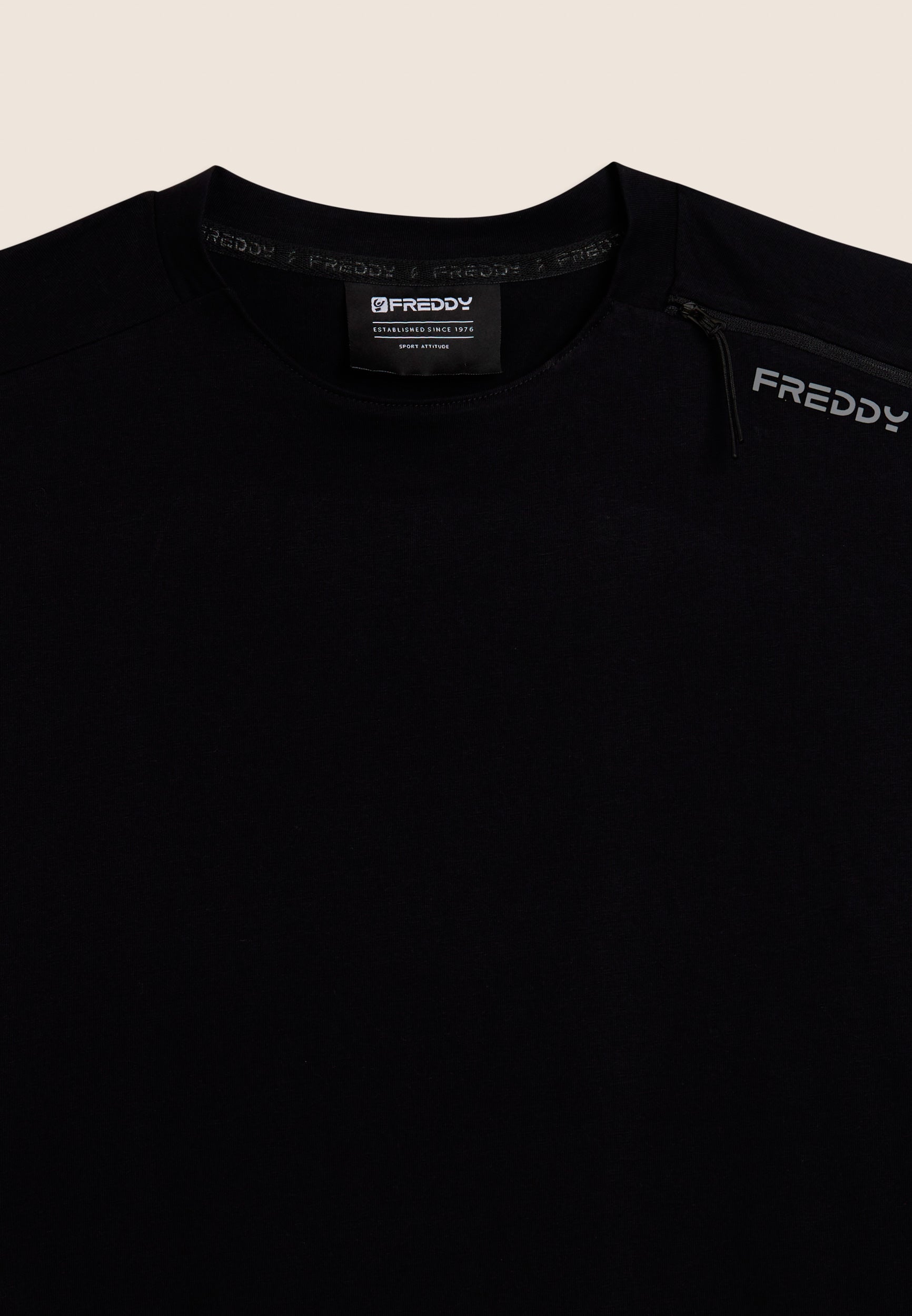freddy-t-shirt-manica-lunga-jersey-stretch-con-zip-decorativa image 3