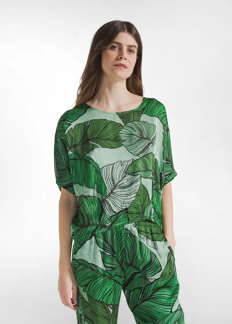 deha-blusa-in-raso-stampato-verde-manica-corta image 1