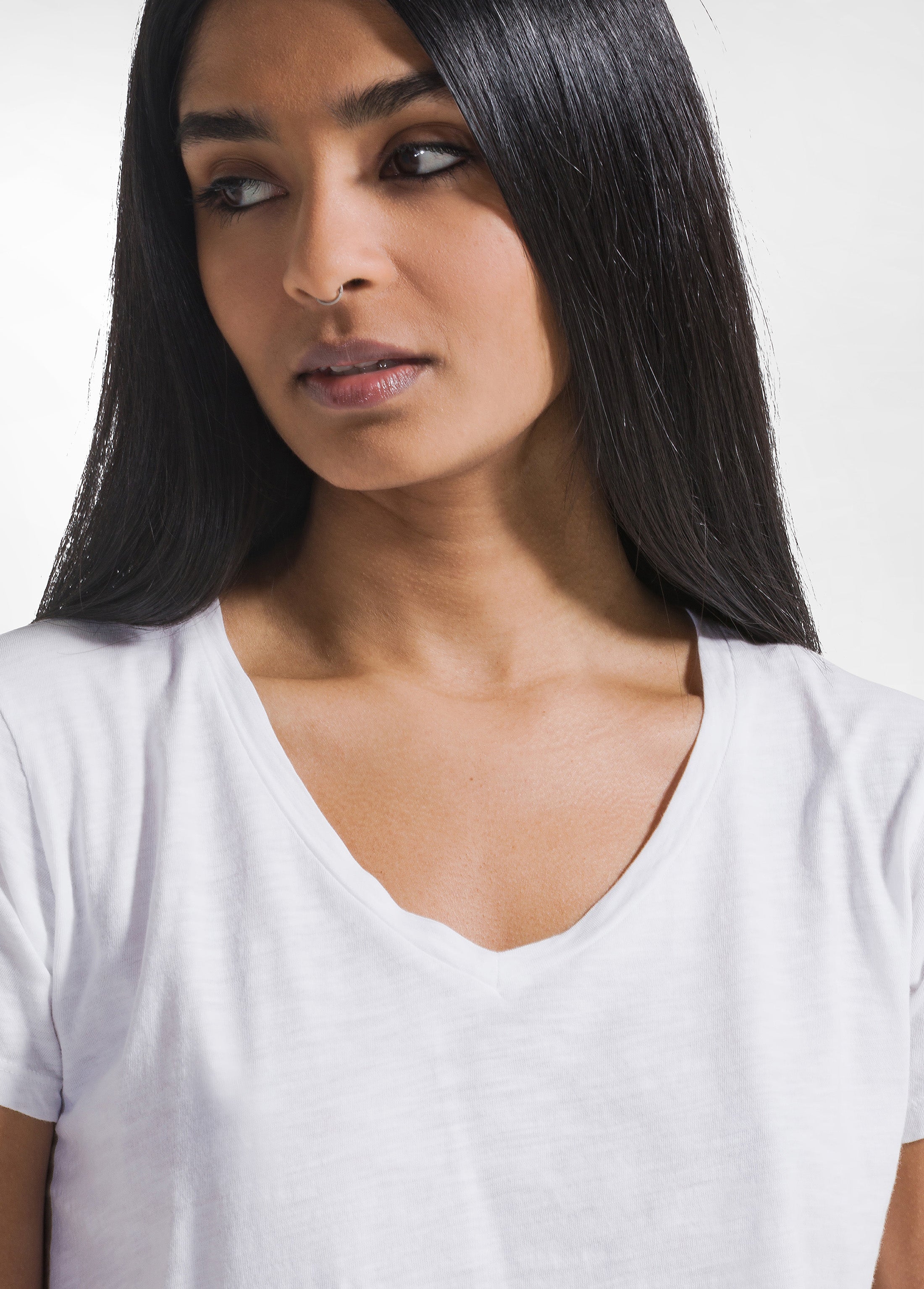 deha-d42492-t-shirt-in-cotone-con-dettagli-in-seta-bianco image 3