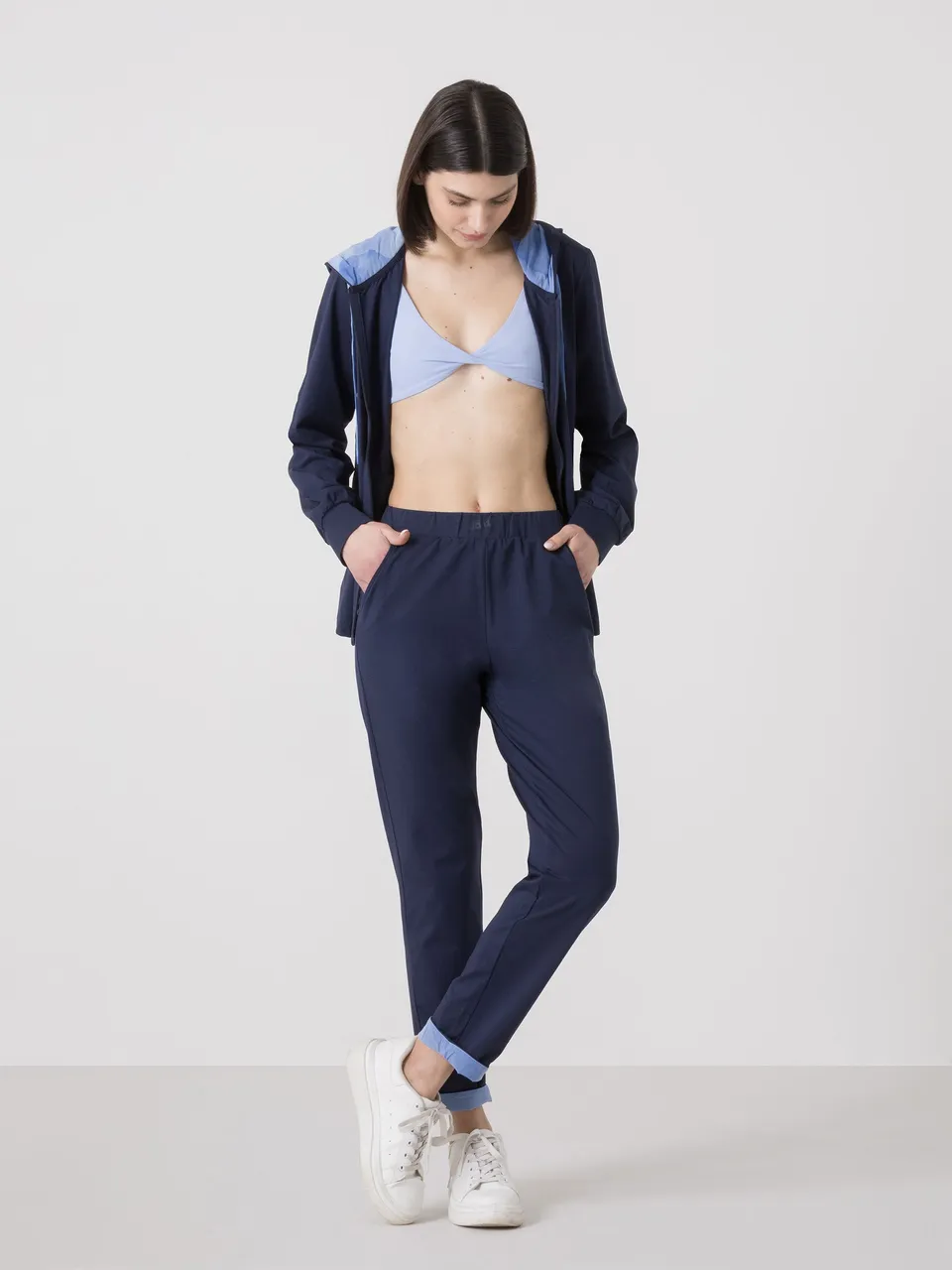 dimensione-danza-pantalone-donna-in-jersey-stretch-modal-con-tasche-e-risvolto image 1