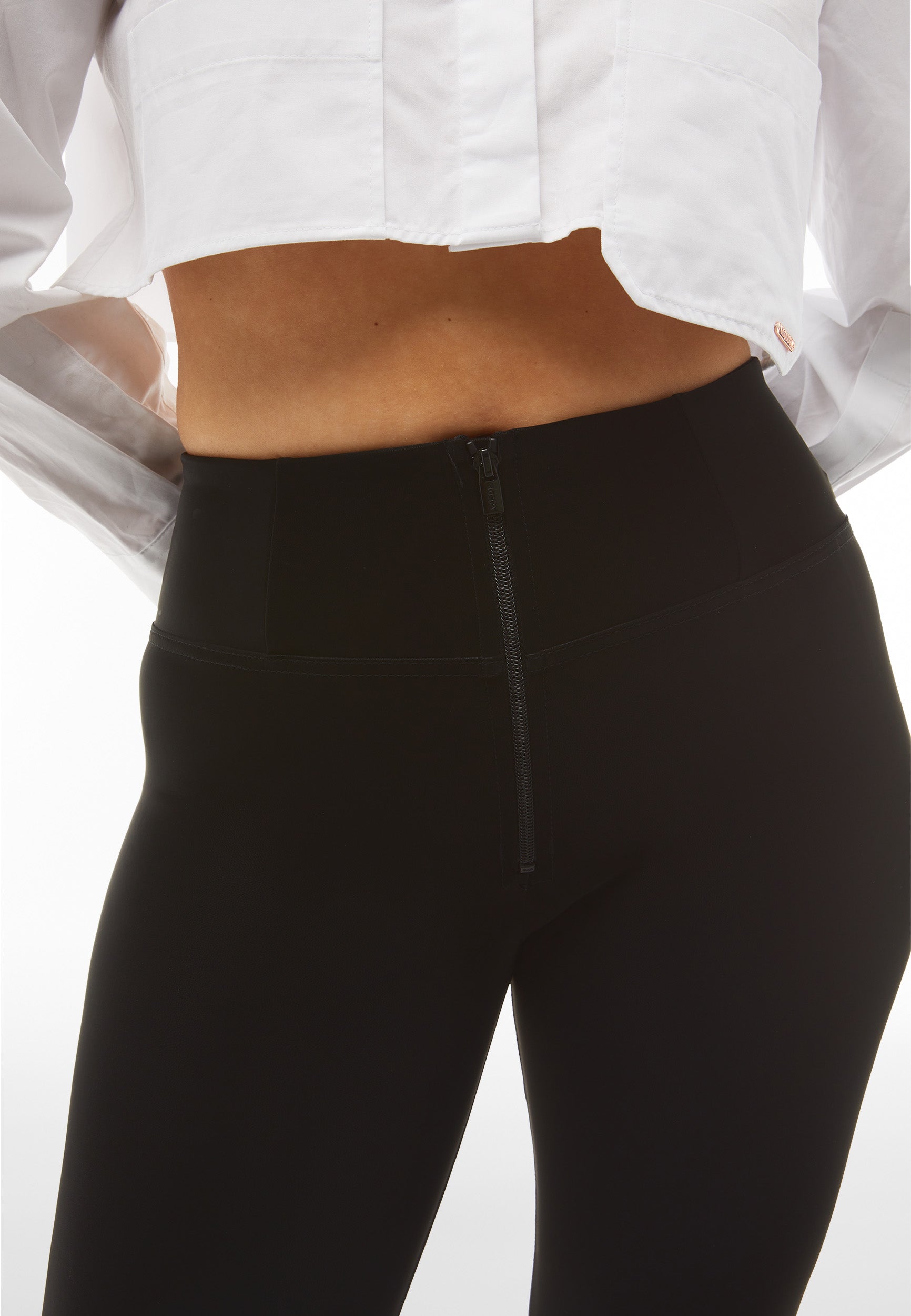 freddy-wr-up-pantaloni-push-up-superskinny-similpelle-effetto-wet image 5