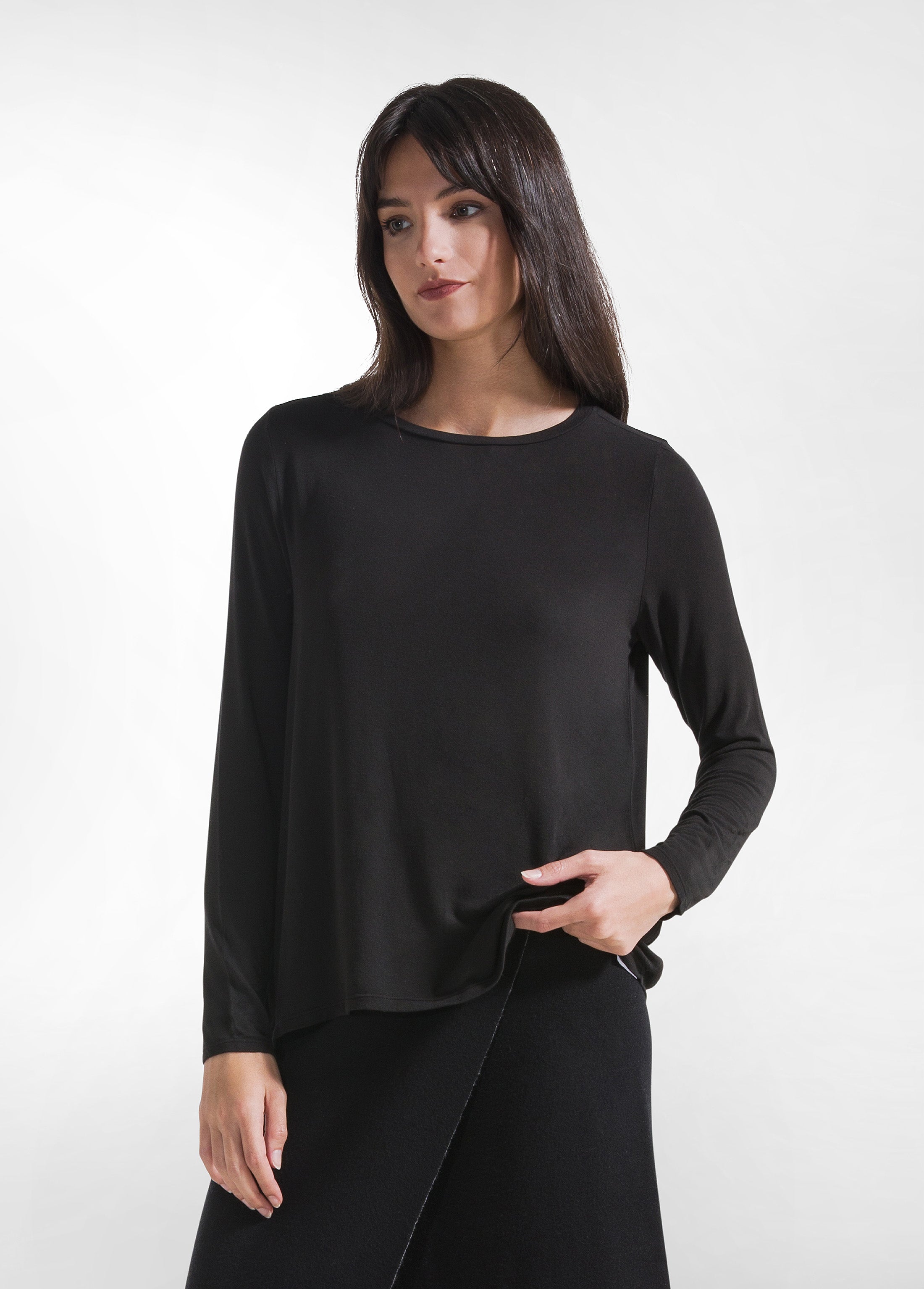 deha-a00763-maglia-girocollo-manica-lunga-in-misto-cashmere-nero image 1