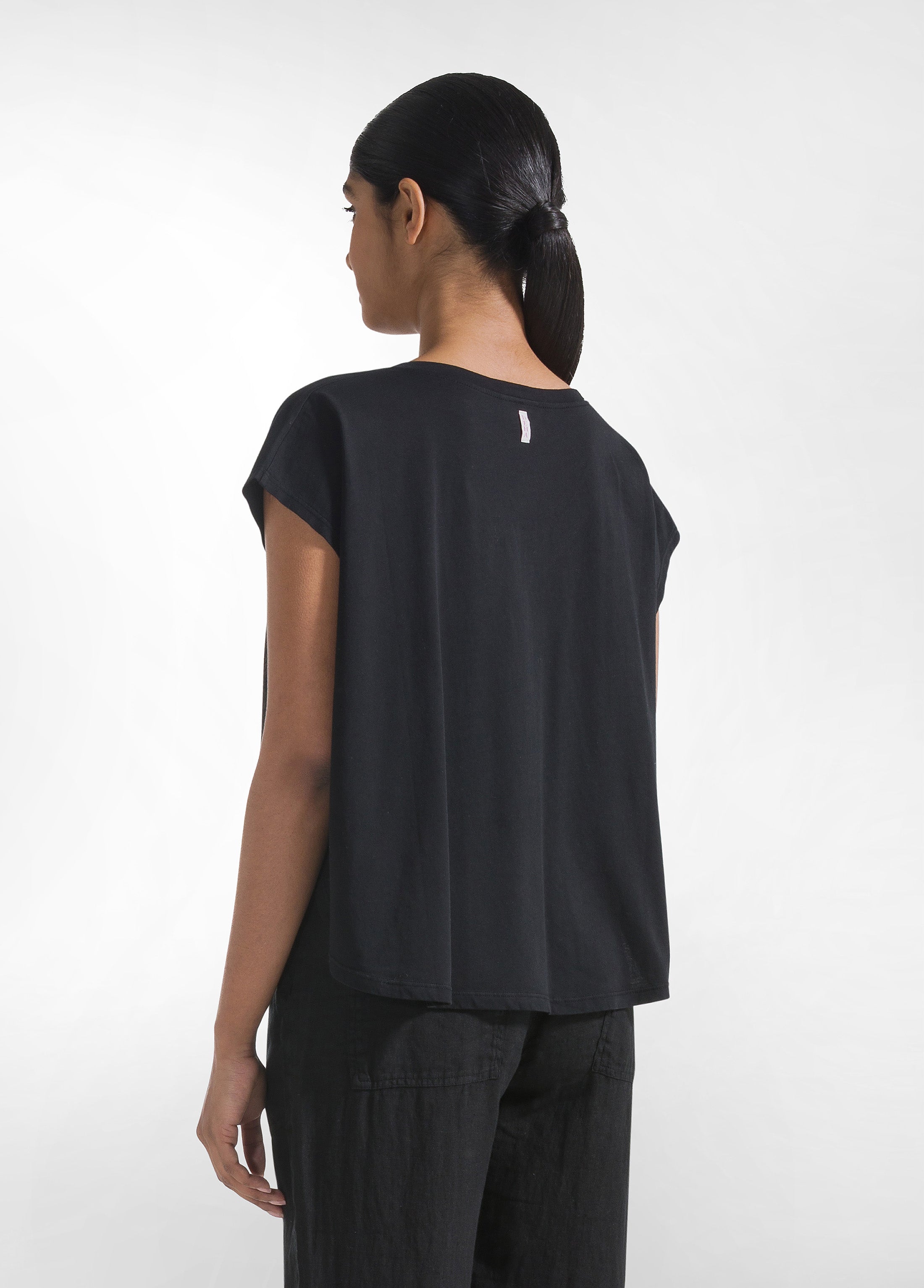 deha-t-shirt-loose-fit-in-jersey-organico-nero-d42400 image 2