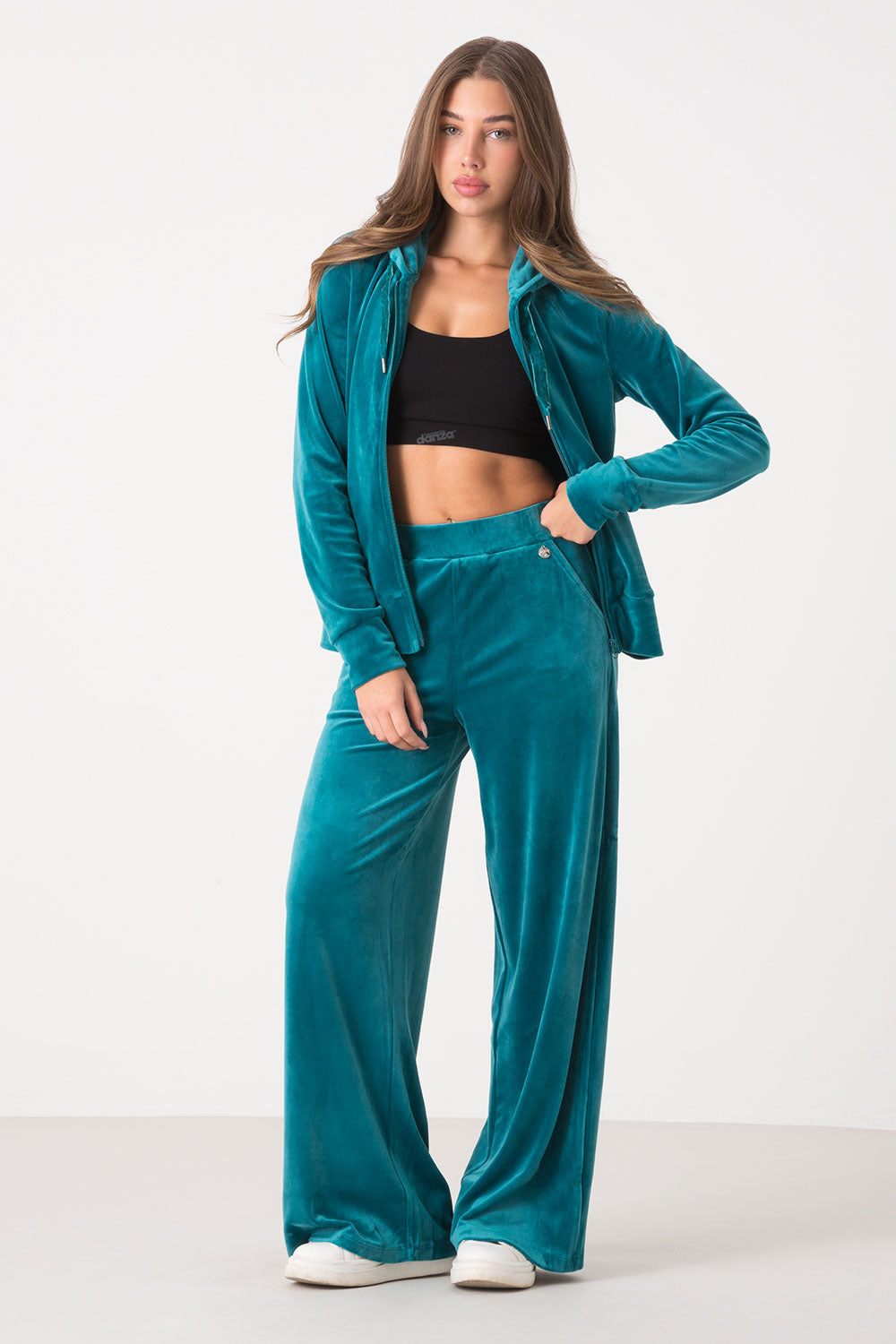 dimensione-danza-pantalone-donna-ampio-fluido-in-soft-ciniglia image 3