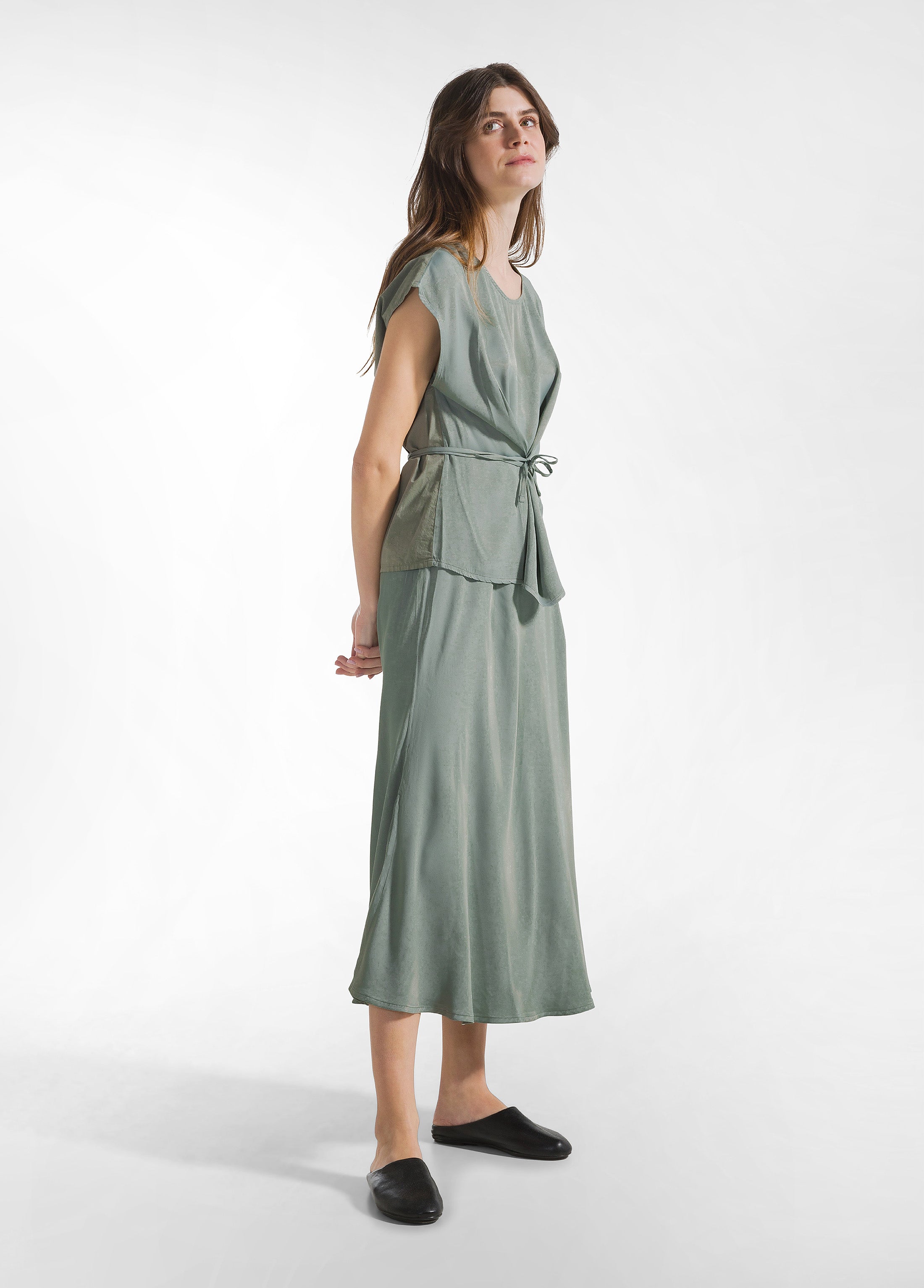 deha-d22610-blusa-in-raso-e-popeline-verde-smanicata image 4