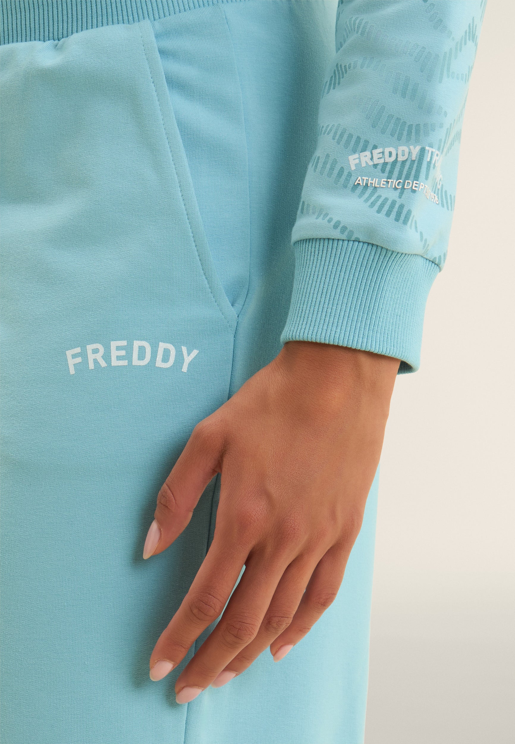 freddy-pantaloni-donna-wide-leg-con-coulisse-logata-in-french-terry image 4