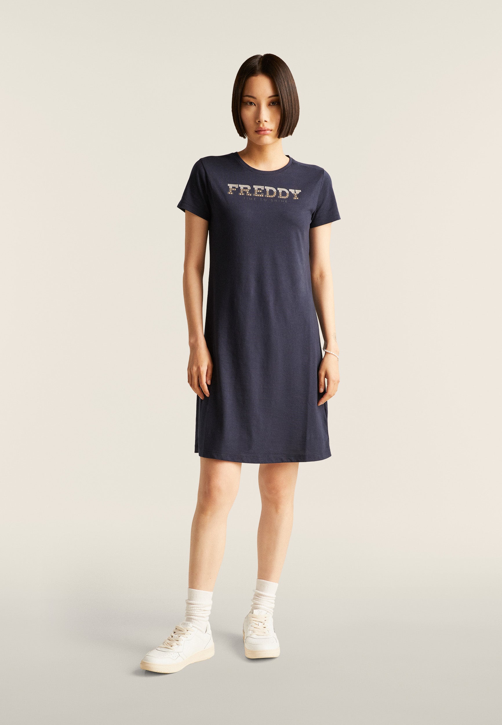 freddy-vestito-in-jersey-con-perline-dorate-e-logo image 1