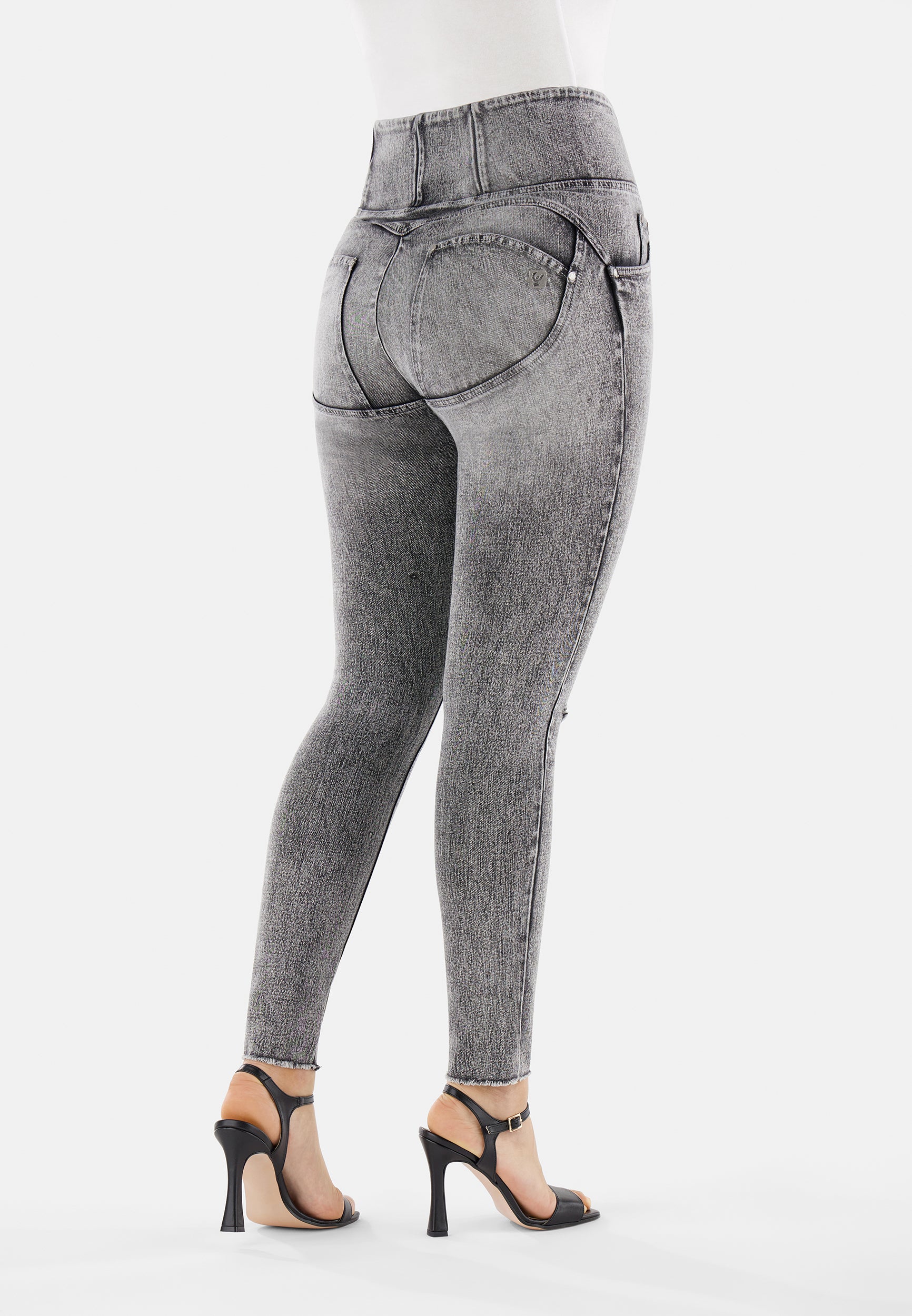 freddy-jeans-push-up-wr-up-curvy-denim-navetta-marble-con-strappi image 5