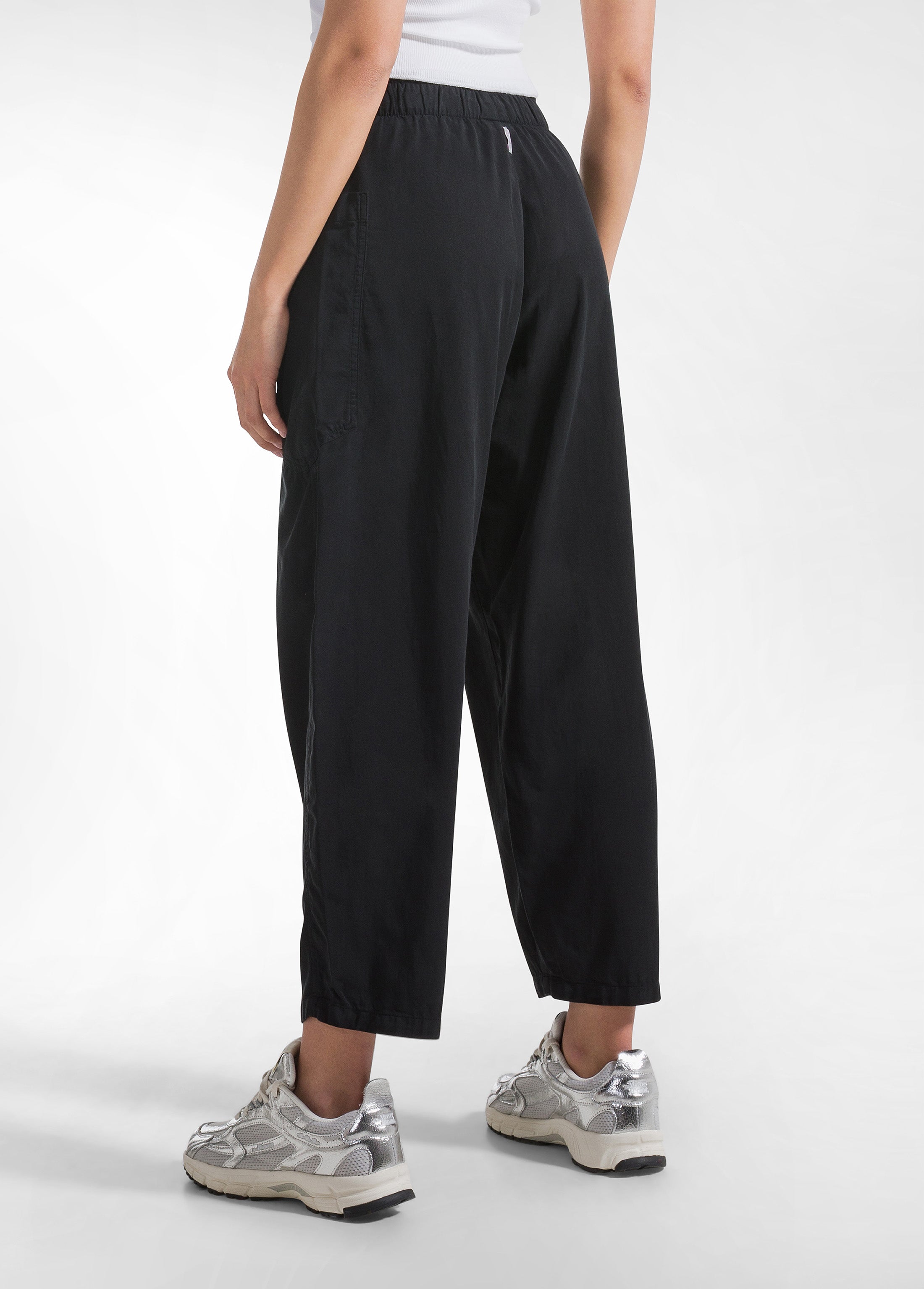 deha-pantaloni-balloon-in-twill-di-lyocell-nero image 3
