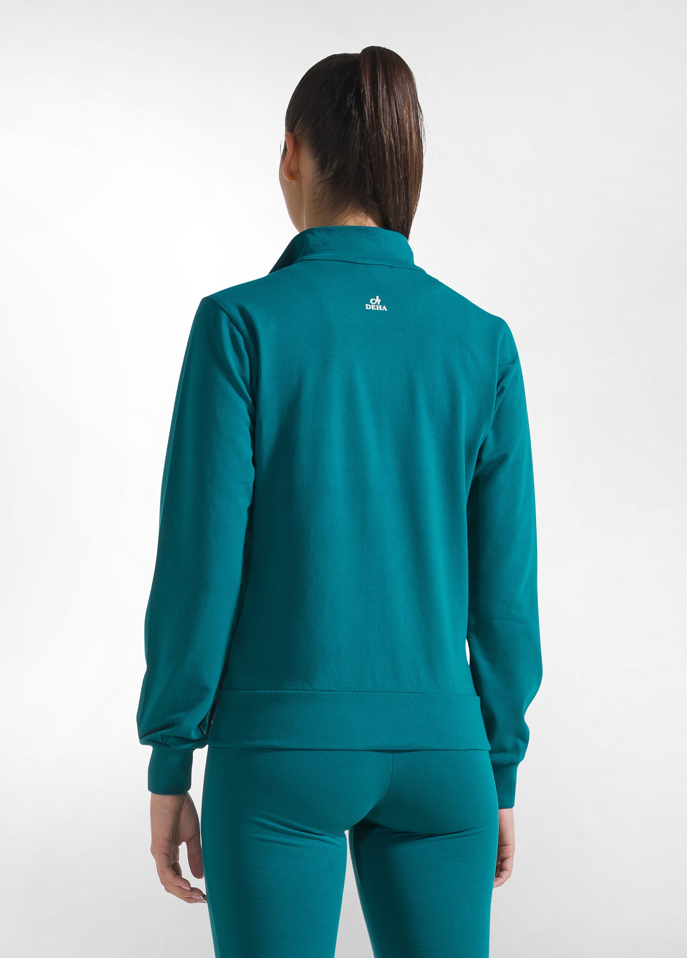 deha-felpa-leggera-core-con-zip-verde-modello-d42240 image 2