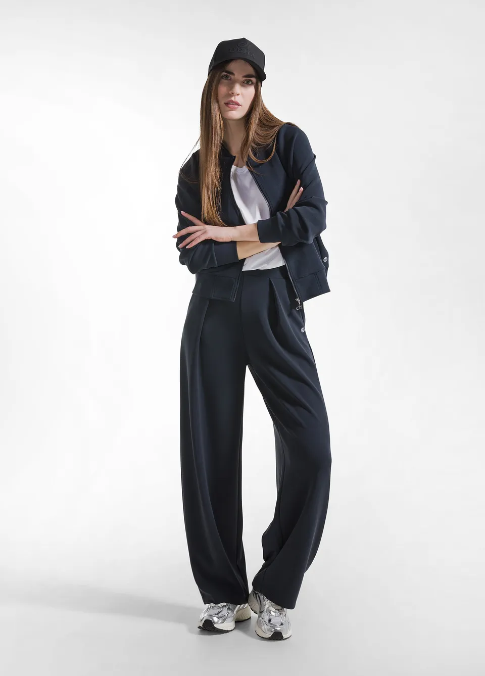 deha-pantaloni-plissettati-in-modal-nero image 1