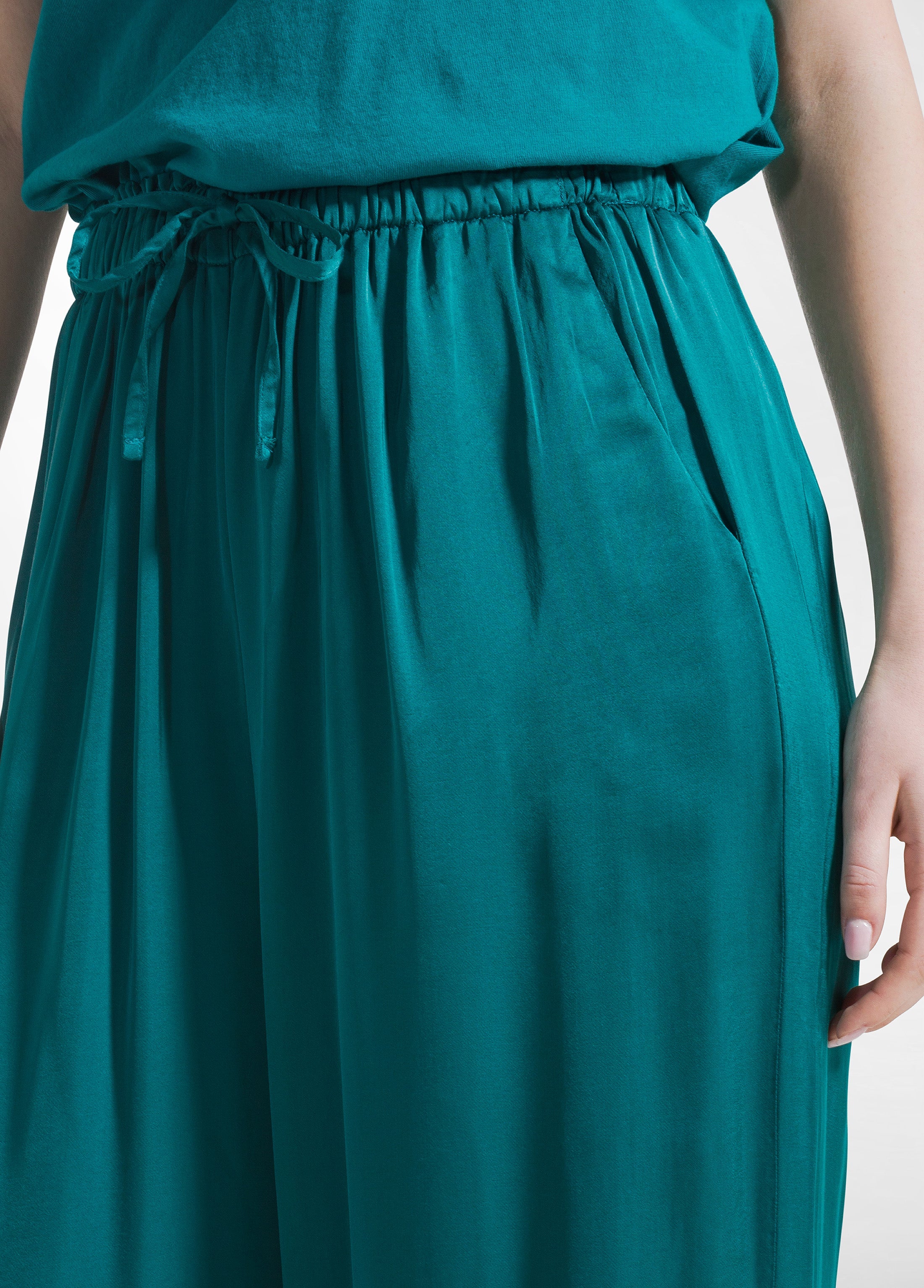 deha-d42445-pantaloni-palazzo-in-satin-verde image 4