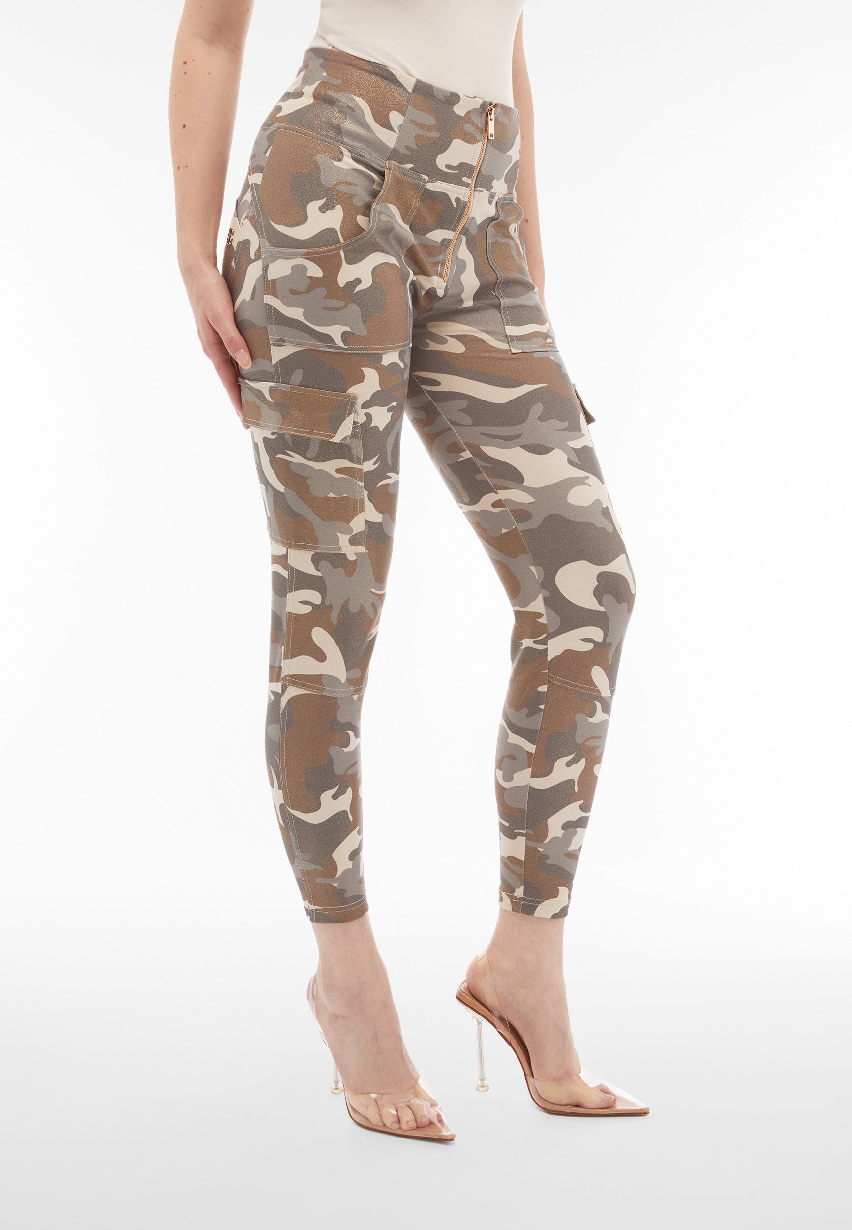 freddy-wr-up-pantaloni-cargo-push-up-in-jersey-camouflage-effetto-lurex image 1