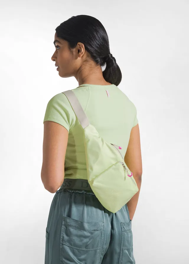 deha-d42911-borsa-a-tracolla-sportiva-gialla image 1