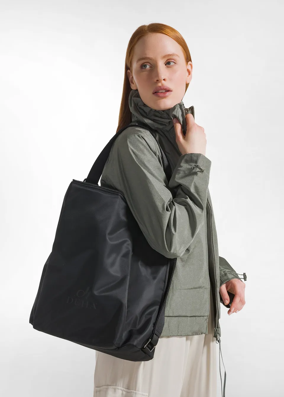 deha-d22912-borsa-zainetto-in-nylon-nero-38x35x13-cm image 1