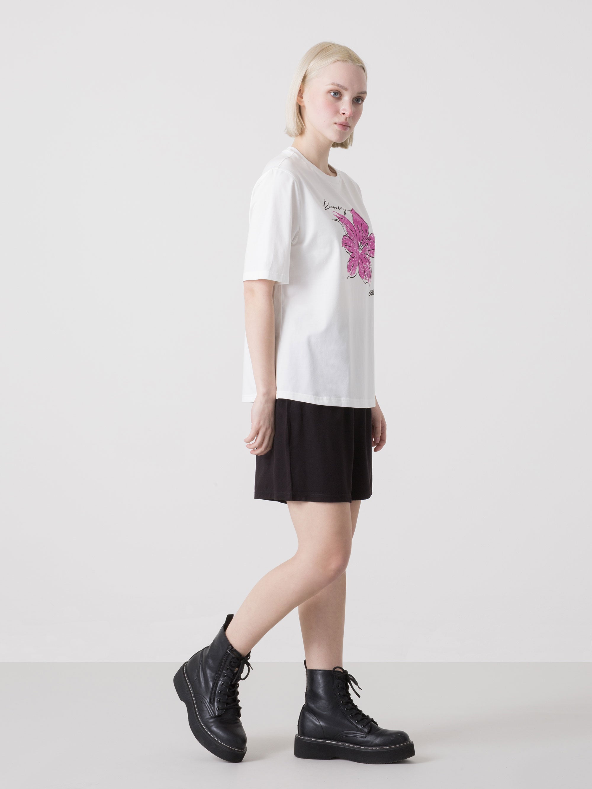 dimensione-danza-t-shirt-donna-in-modal-stretch-con-stampa-floreale-frontale image 7