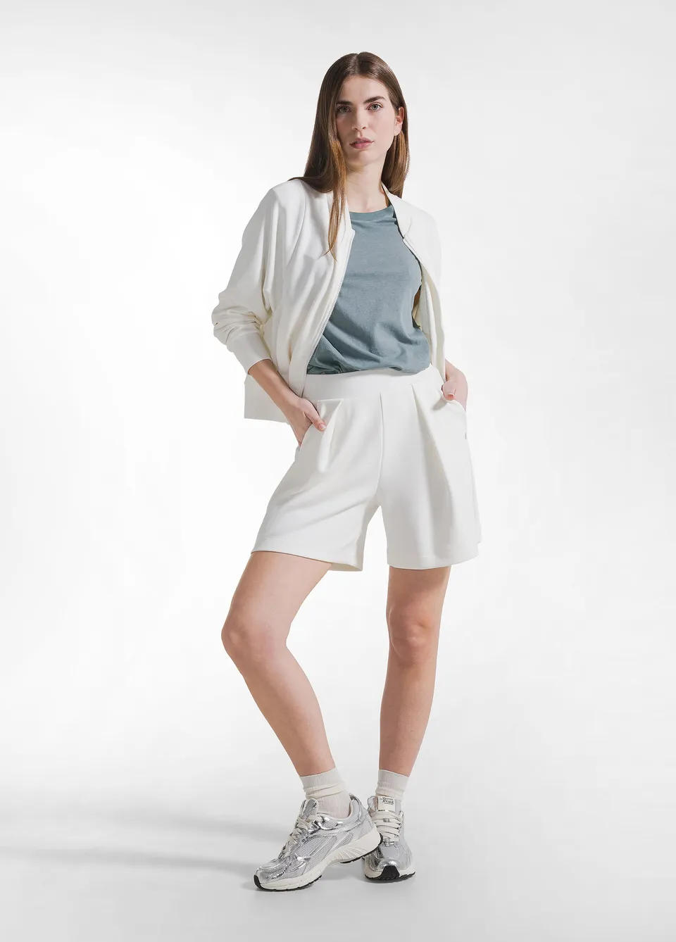 deha-d42306-shorts-plissettati-in-modal-soft-touch-bianco image 1