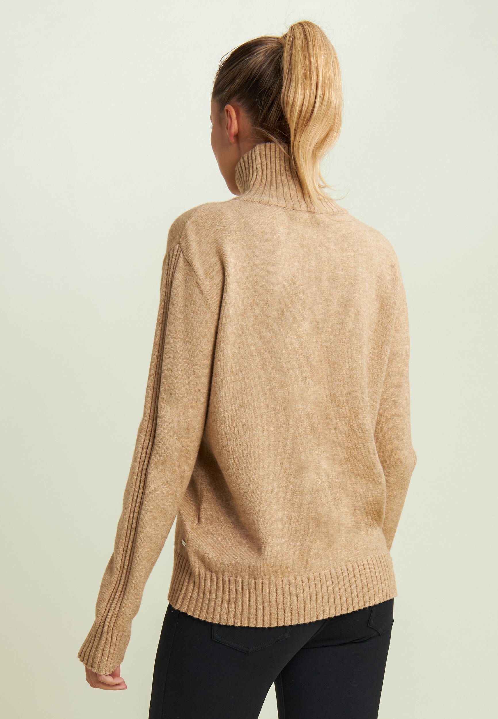 freddy-maglia-donna-collo-alto-con-treccia image 3
