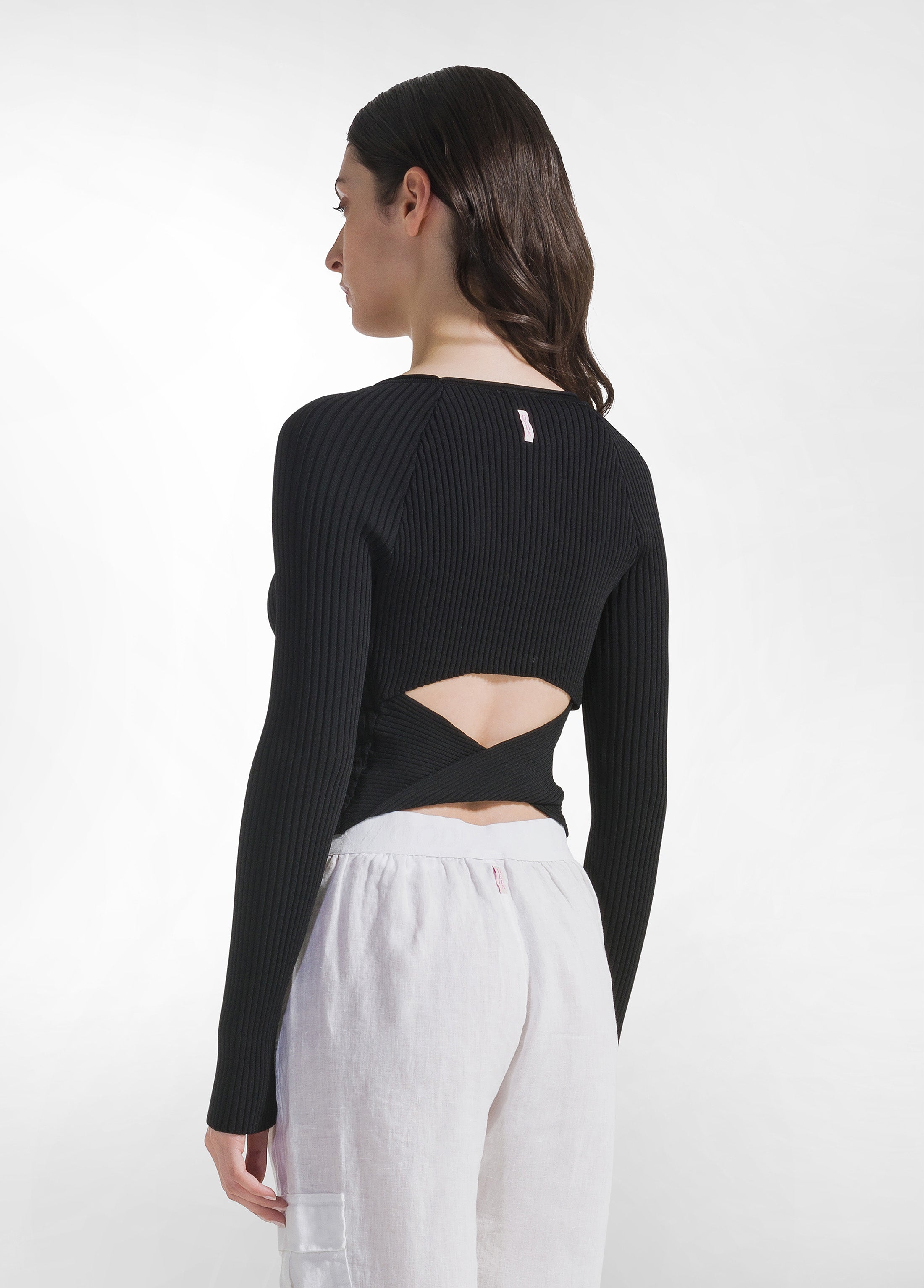 deha-top-incrociato-a-coste-in-maglia-di-rayon-nero-manica-lunga image 2