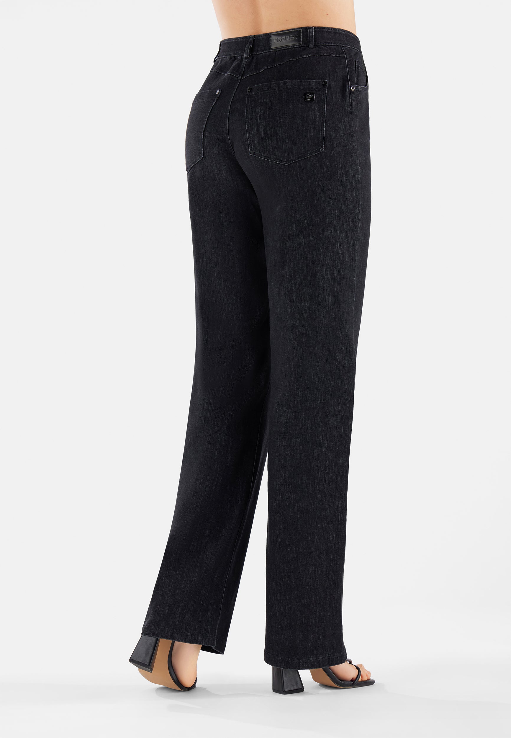 freddy-black-jeans-vita-regular-gamba-ampia-wide-leg-con-cucitura-centro-gamba image 4