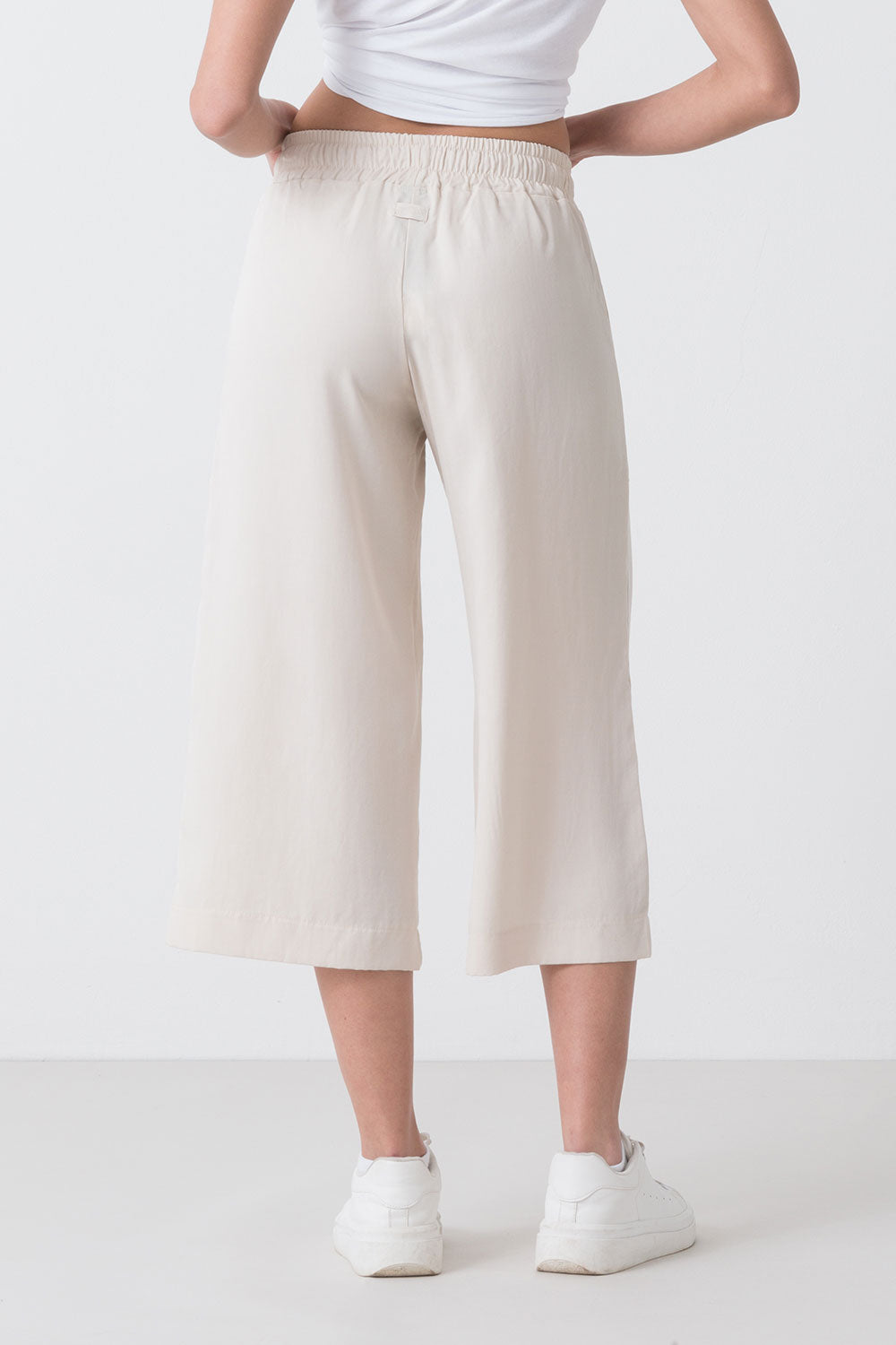dimensione-danza-pantalone-7-8-in-tencel-con-coulisse-linea-morbida-dritta image 3